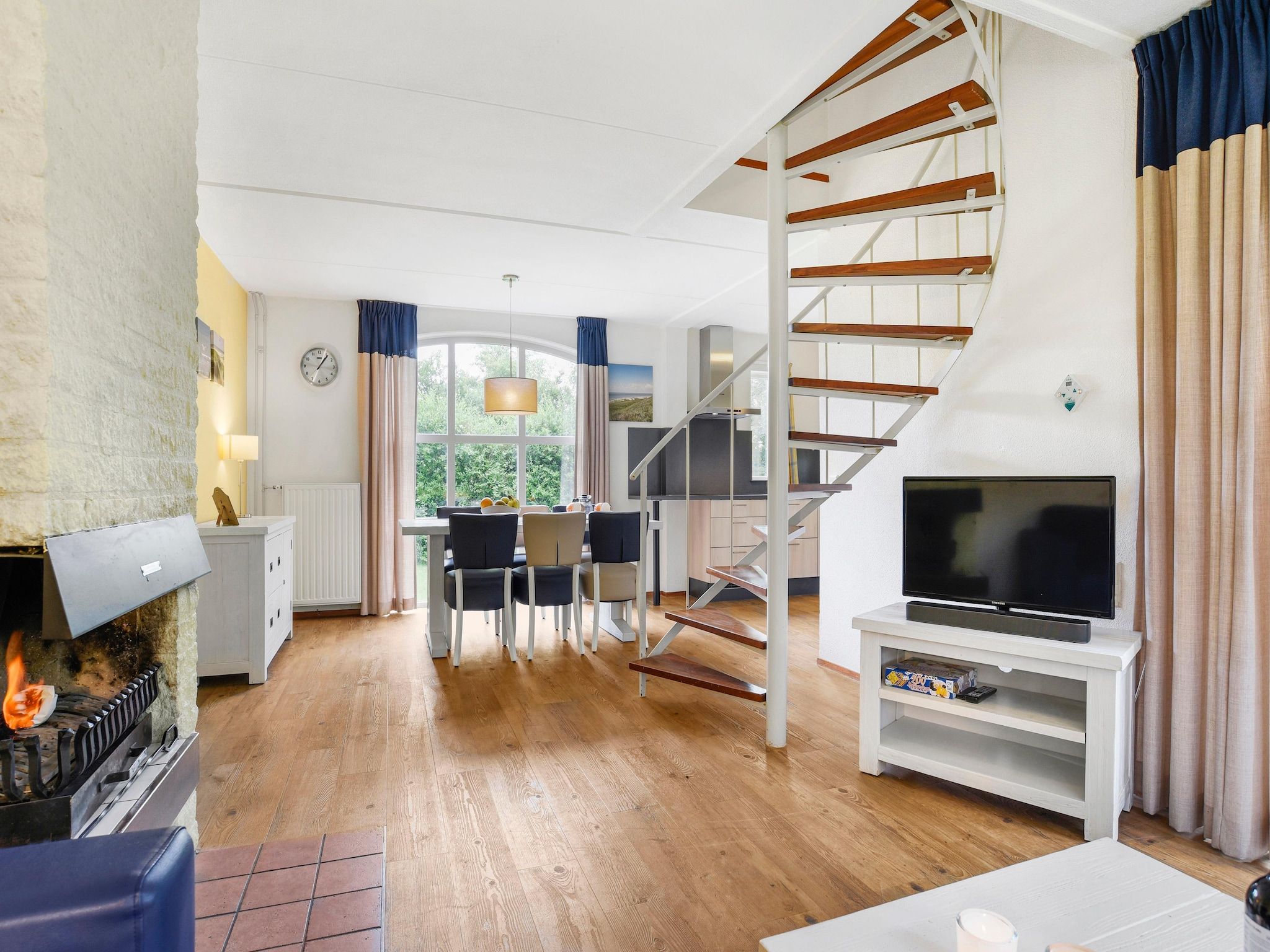 De woonkamer van Parc Port Greve 17 in Brouwershaven