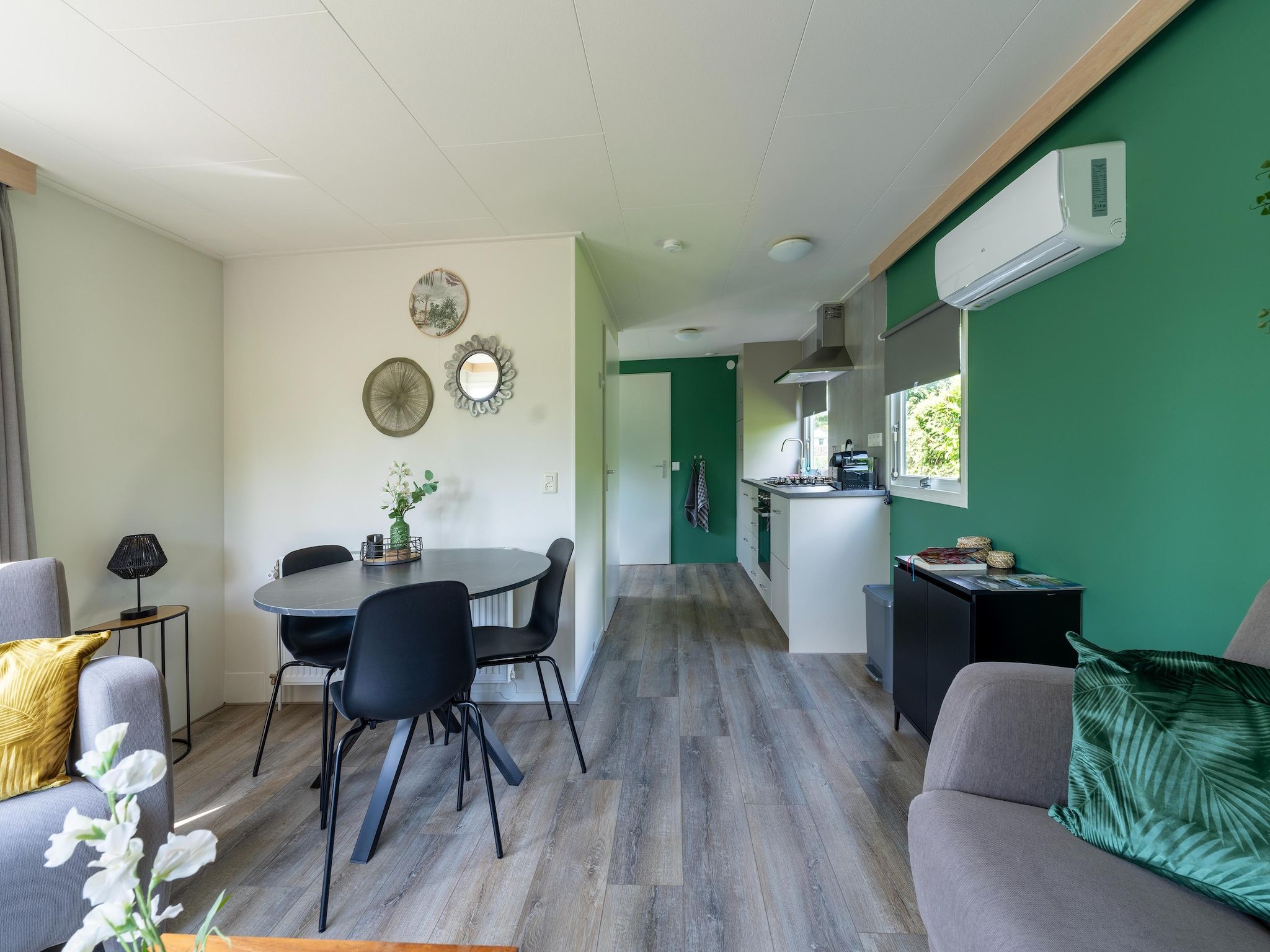 De eetkamer van Huisje 60 Stegeren in Stegeren