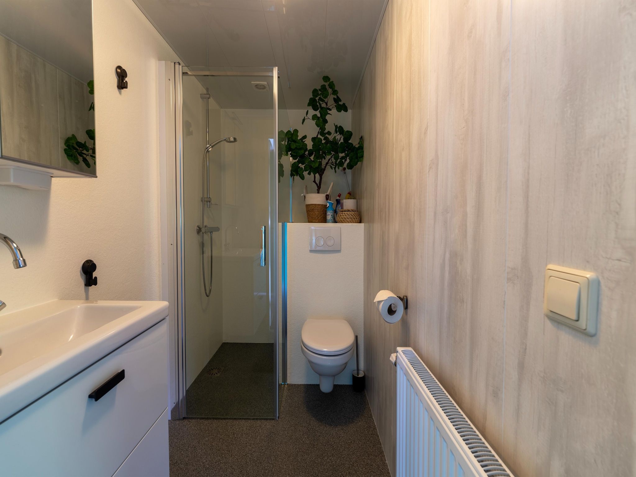 De badkamer van Huisje 60 Stegeren in Stegeren