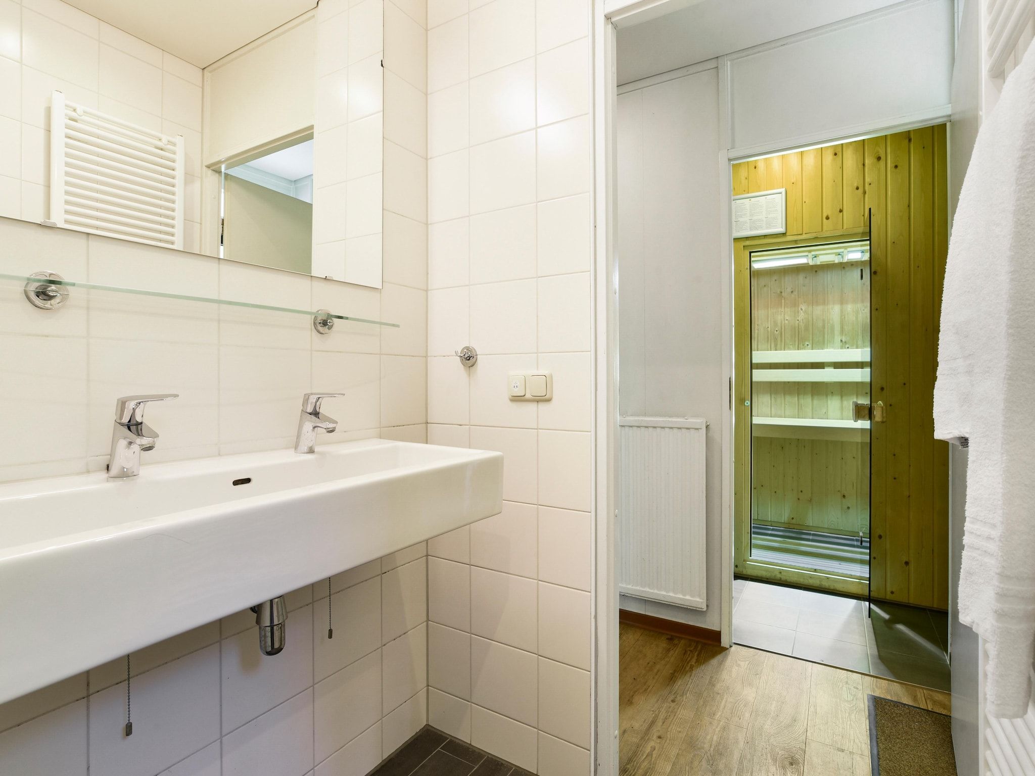 De badkamer van Parc Heihaas 7 in Putten