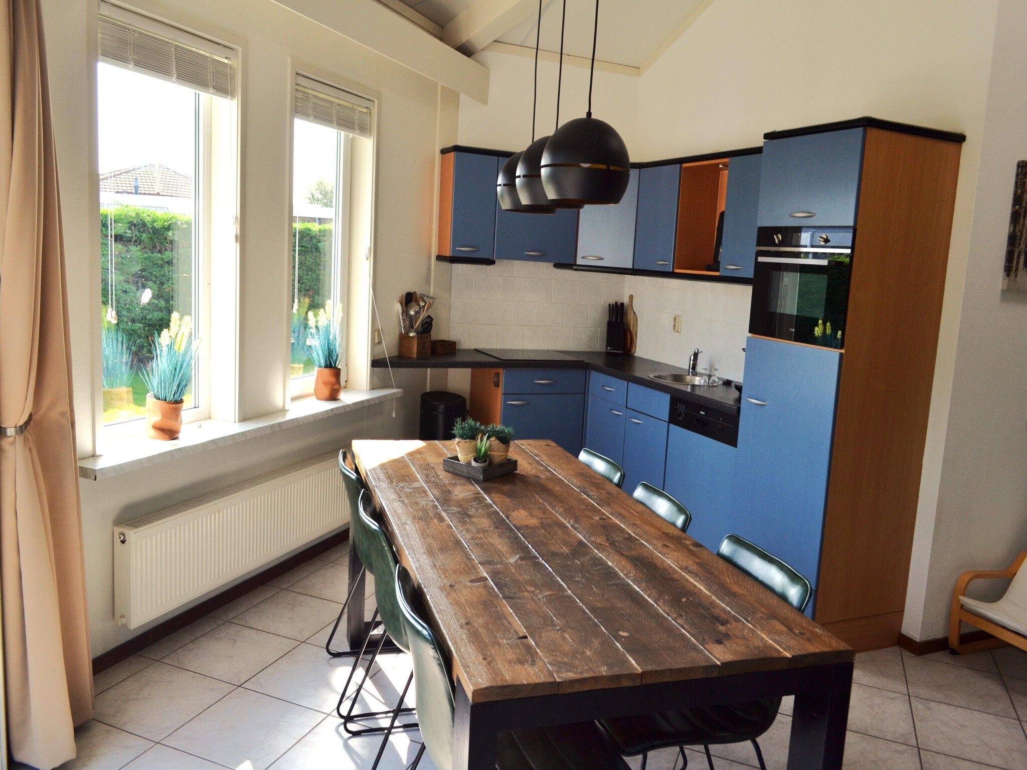 De keuken van Golfvilla 38 comfort in Hollum