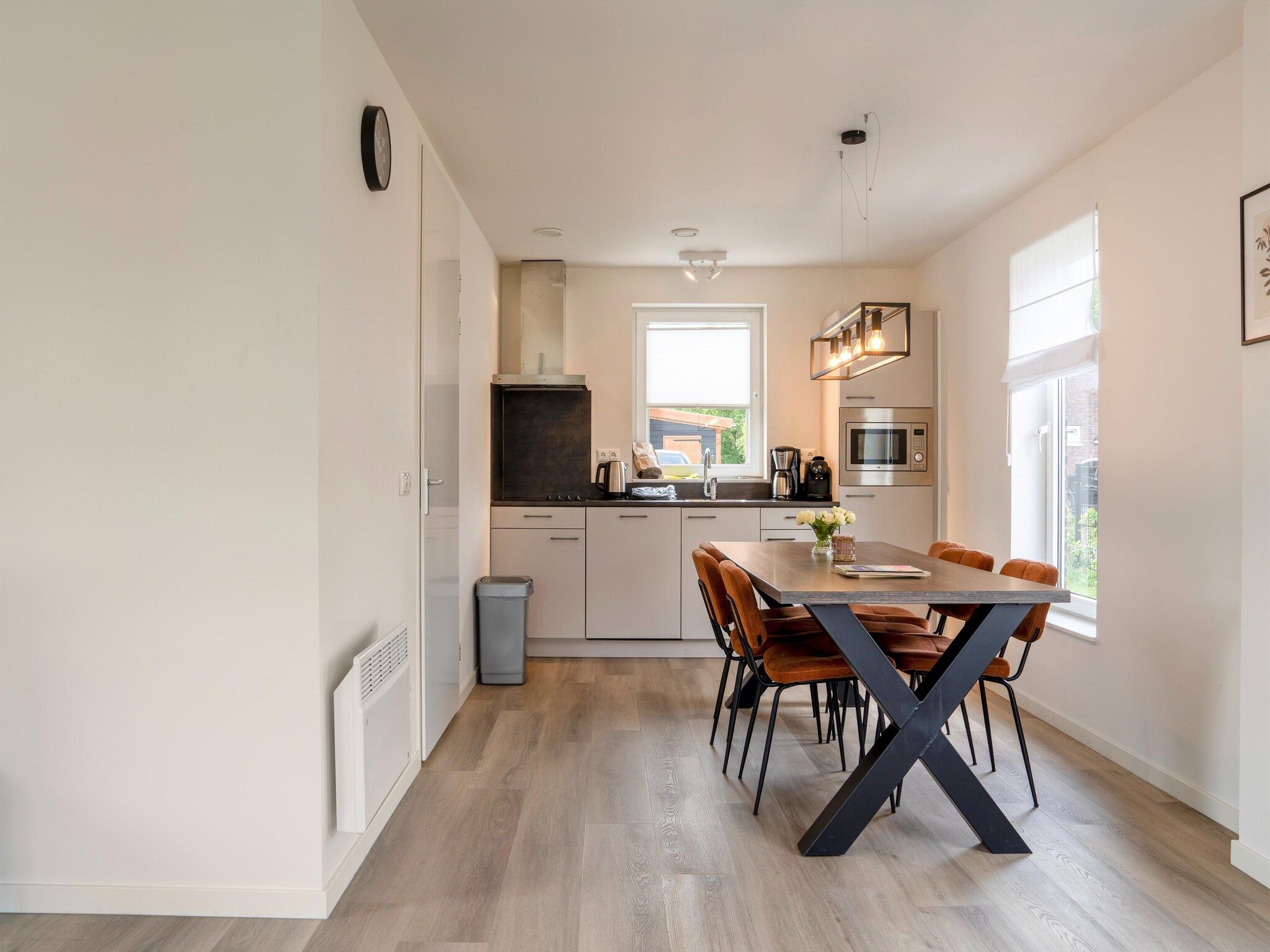 De eetkamer van Kuifduiker 115 in Simonshaven