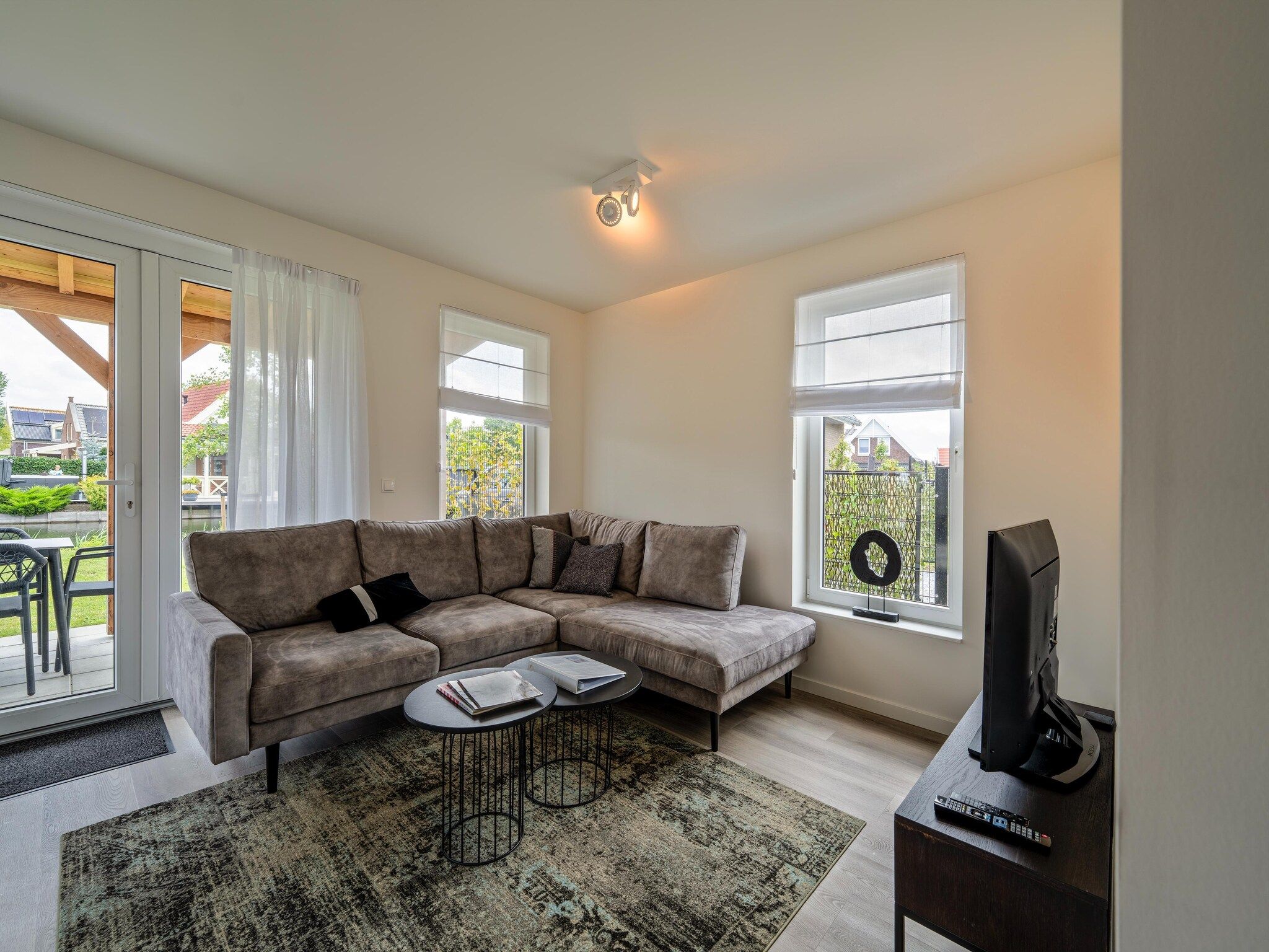 De woonkamer van Kuifduiker 115 in Simonshaven