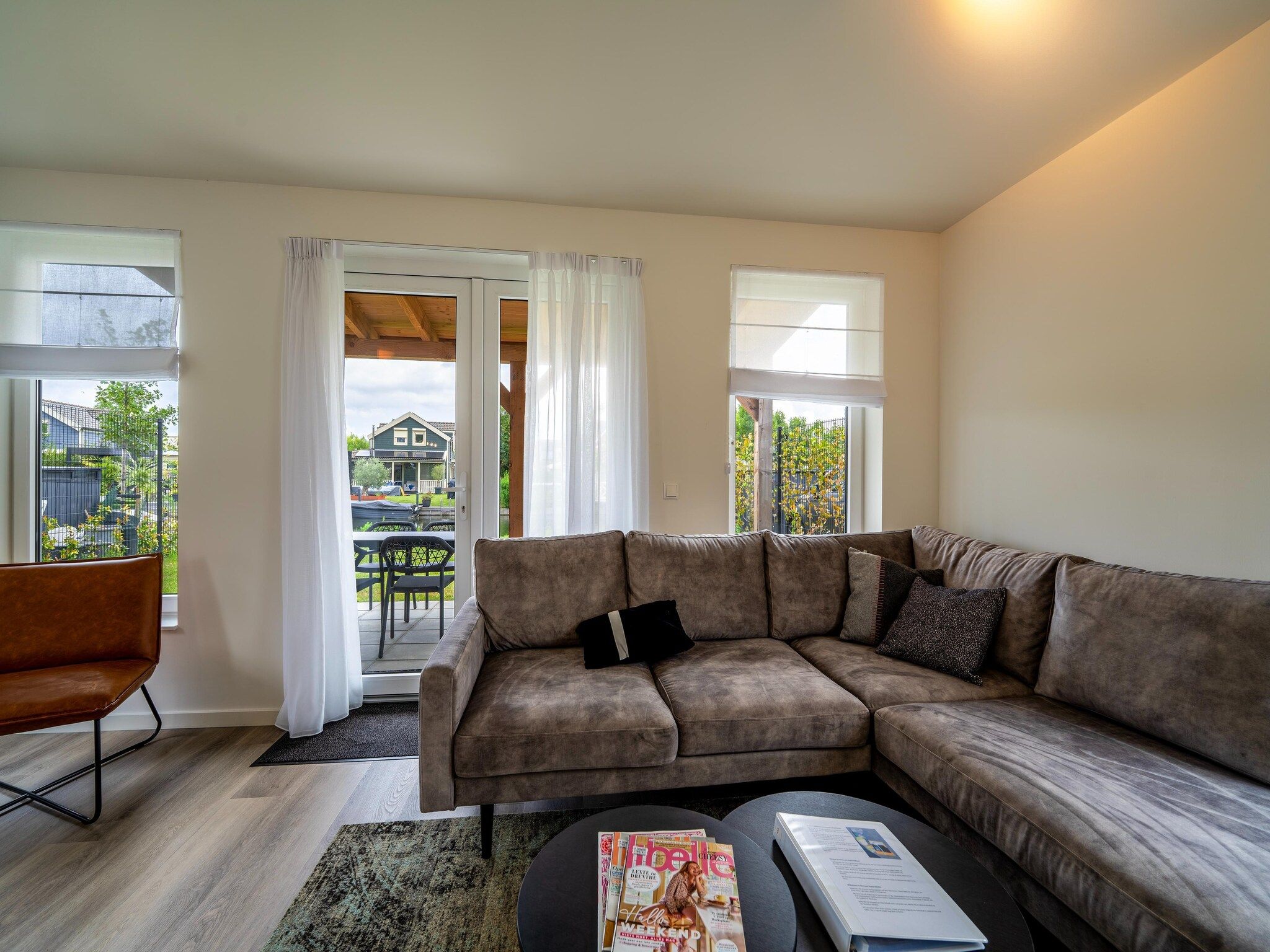 De woonkamer van Kuifduiker 115 in Simonshaven