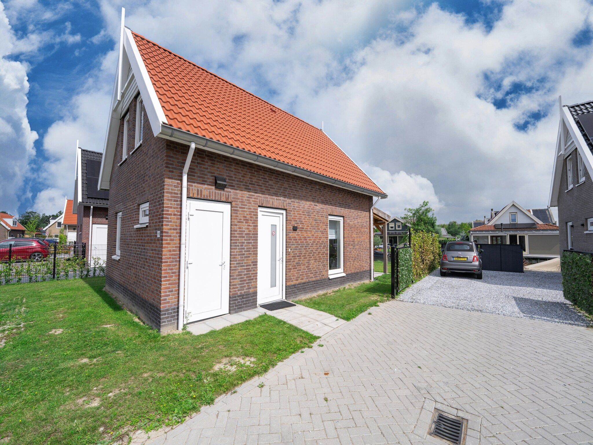 De buitenkant van Kuifduiker 115 in Simonshaven