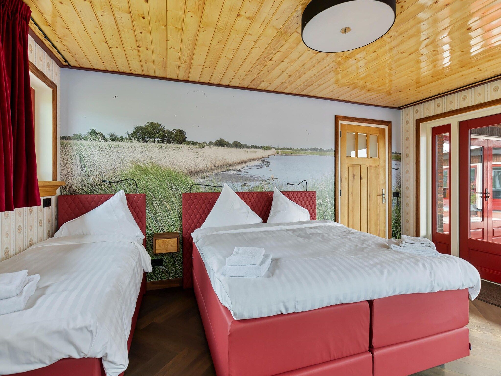 Een slaapkamer van It Simmerhuske in Jistrum / Skûlenboarch