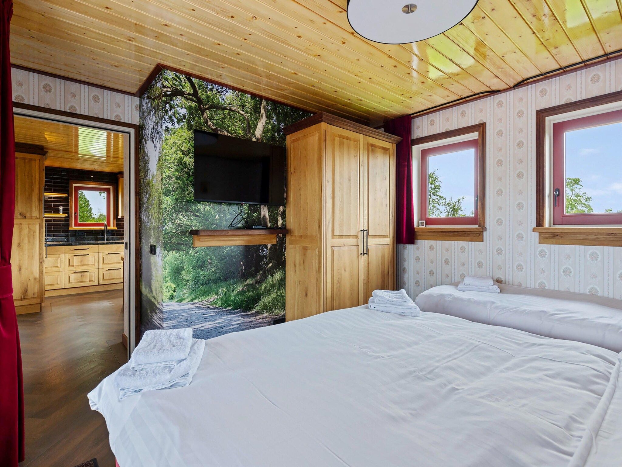 Een slaapkamer van It Simmerhuske in Jistrum / Skûlenboarch