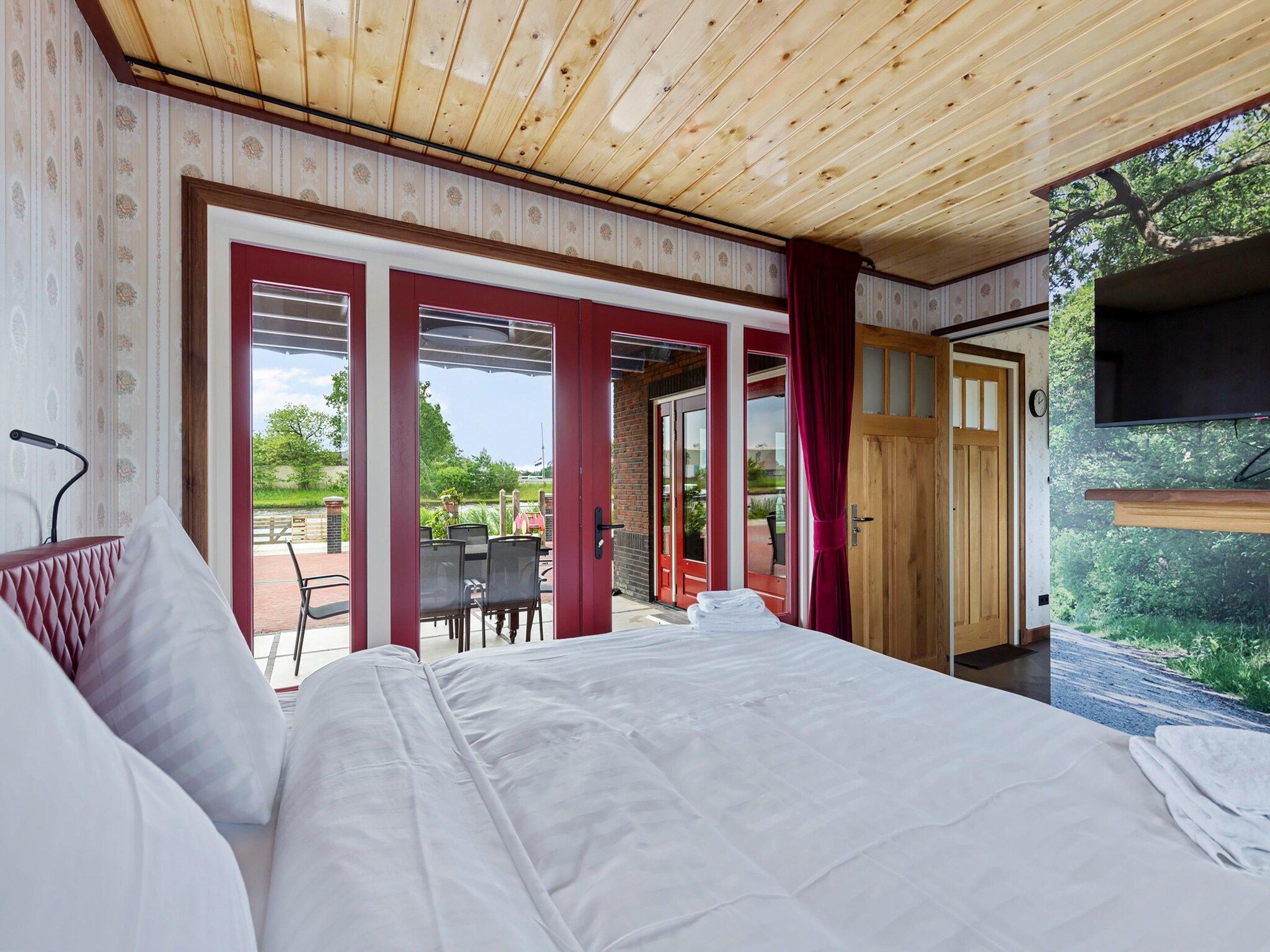 Een slaapkamer van It Simmerhuske in Jistrum / Skûlenboarch