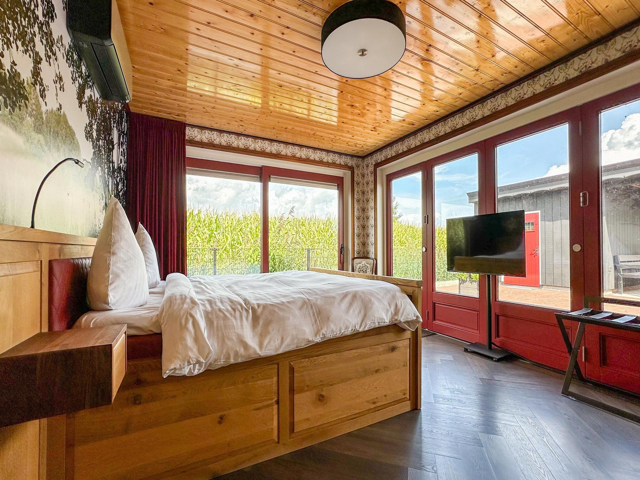 Een slaapkamer van It Simmerhuske in Jistrum / Skûlenboarch