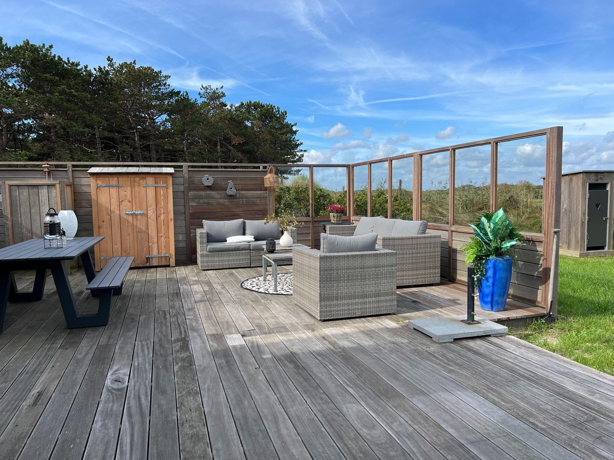 Het terras van 't Veldje in Den Hoorn