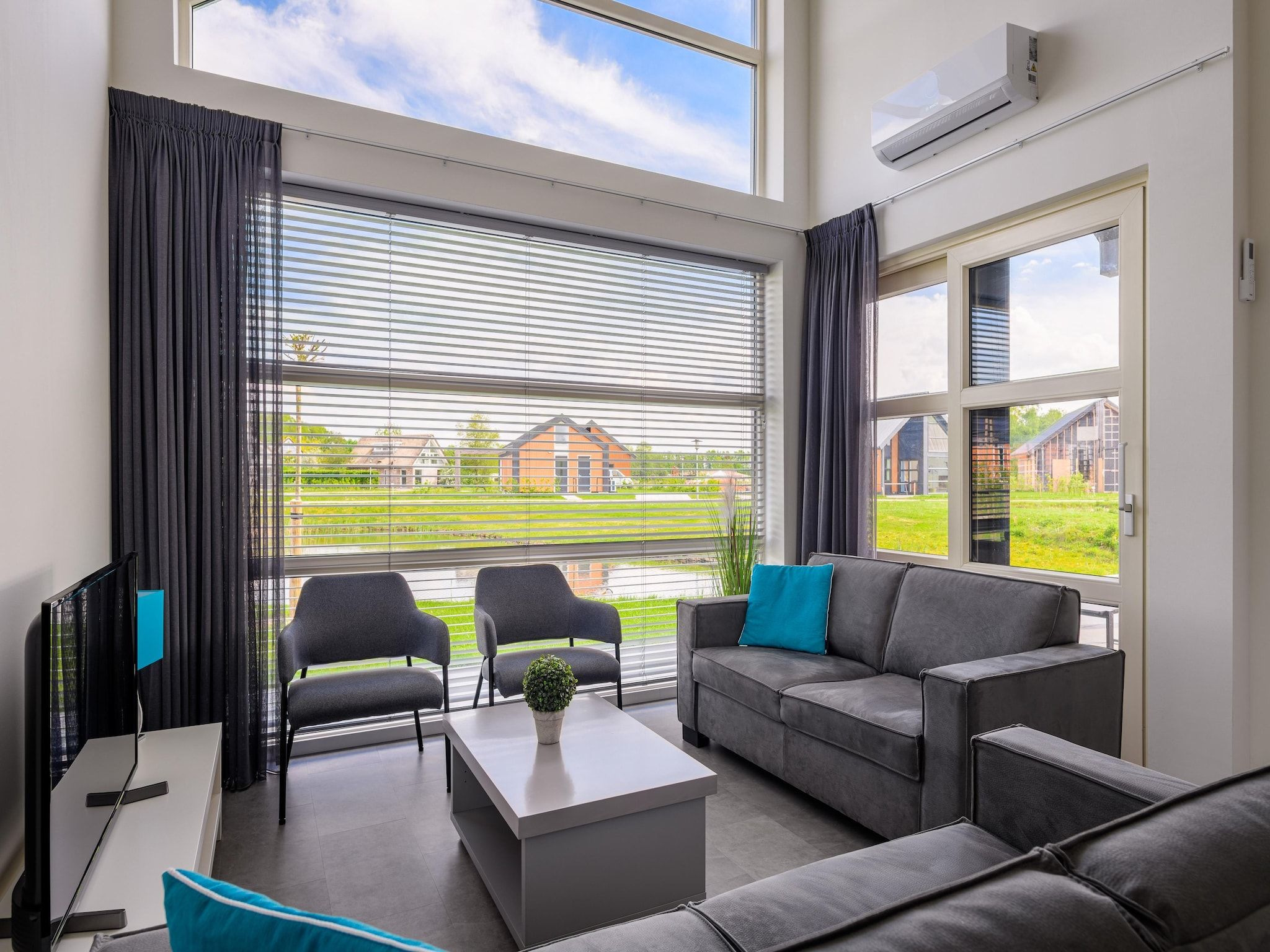 De woonkamer van Villapark Akenveen 7 in Tynaarlo