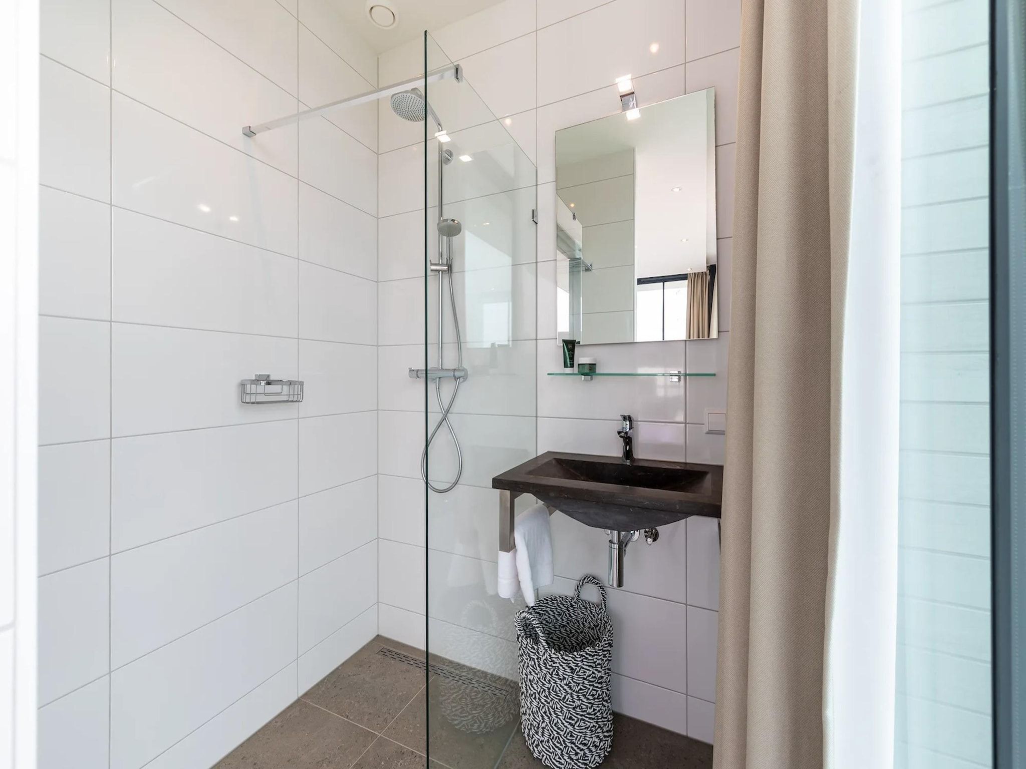 De badkamer van Harbour Village 3 in Arnemuiden