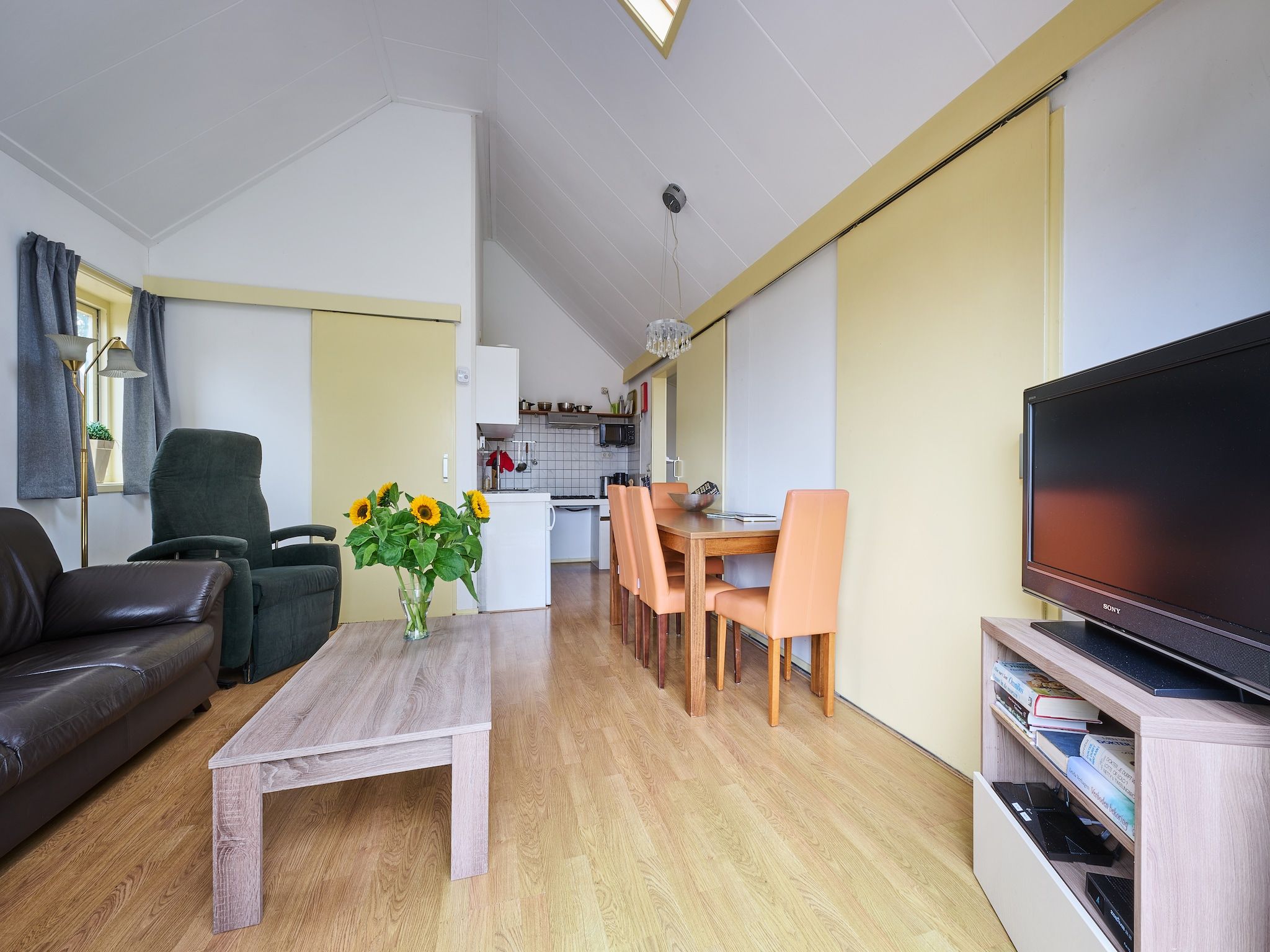 De woonkamer van De Riek 4P in De Kiel