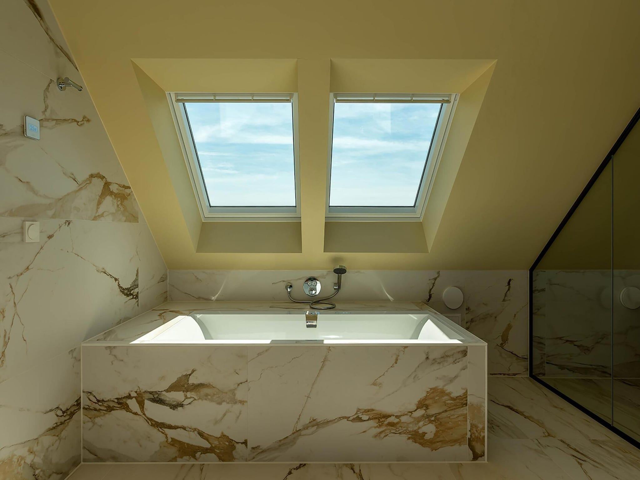 De woonkamer van ’t Waddenstrandje in Oudeschild