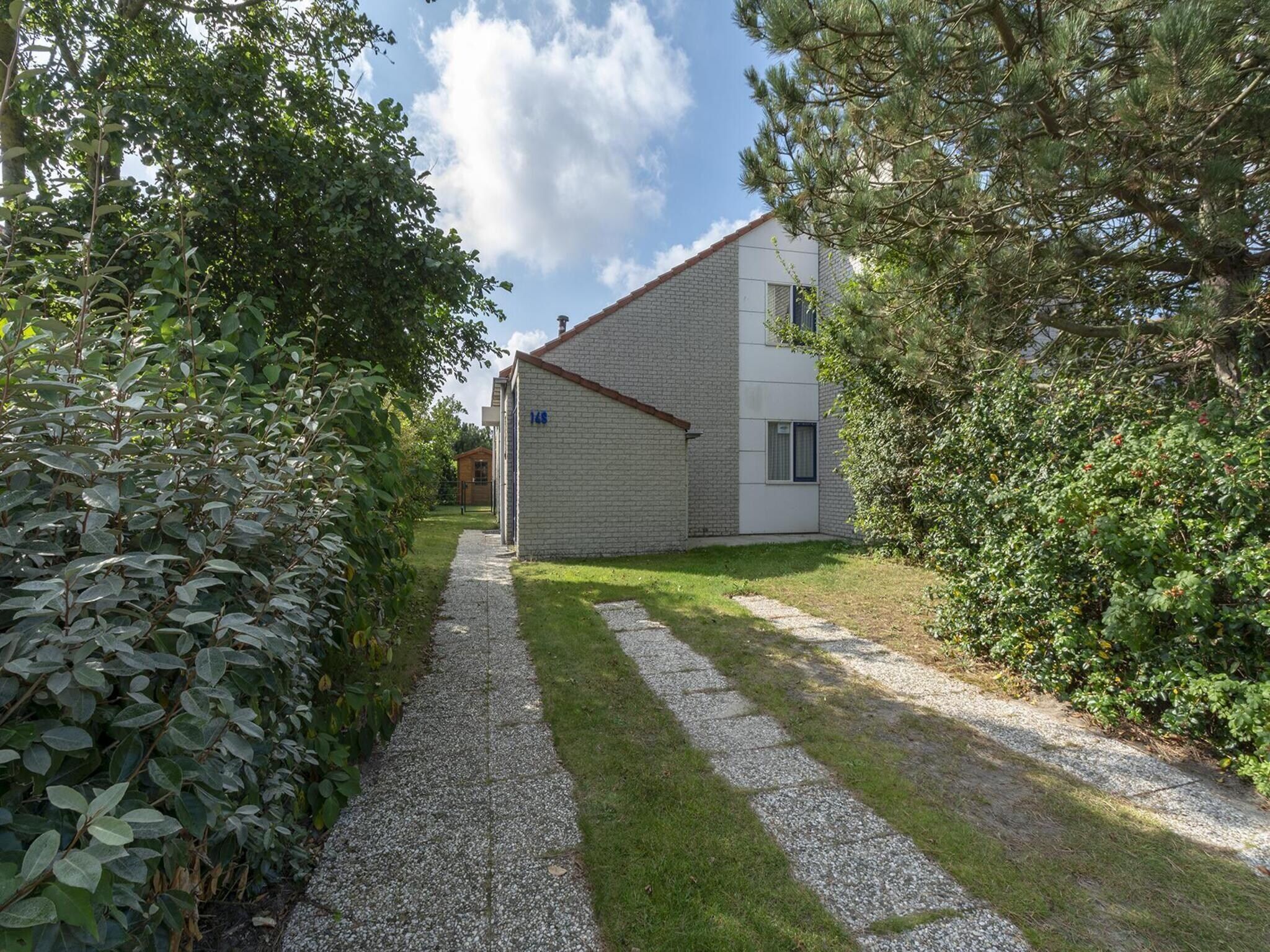 De buitenkant van Ooghduyne 148 in Julianadorp aan Zee