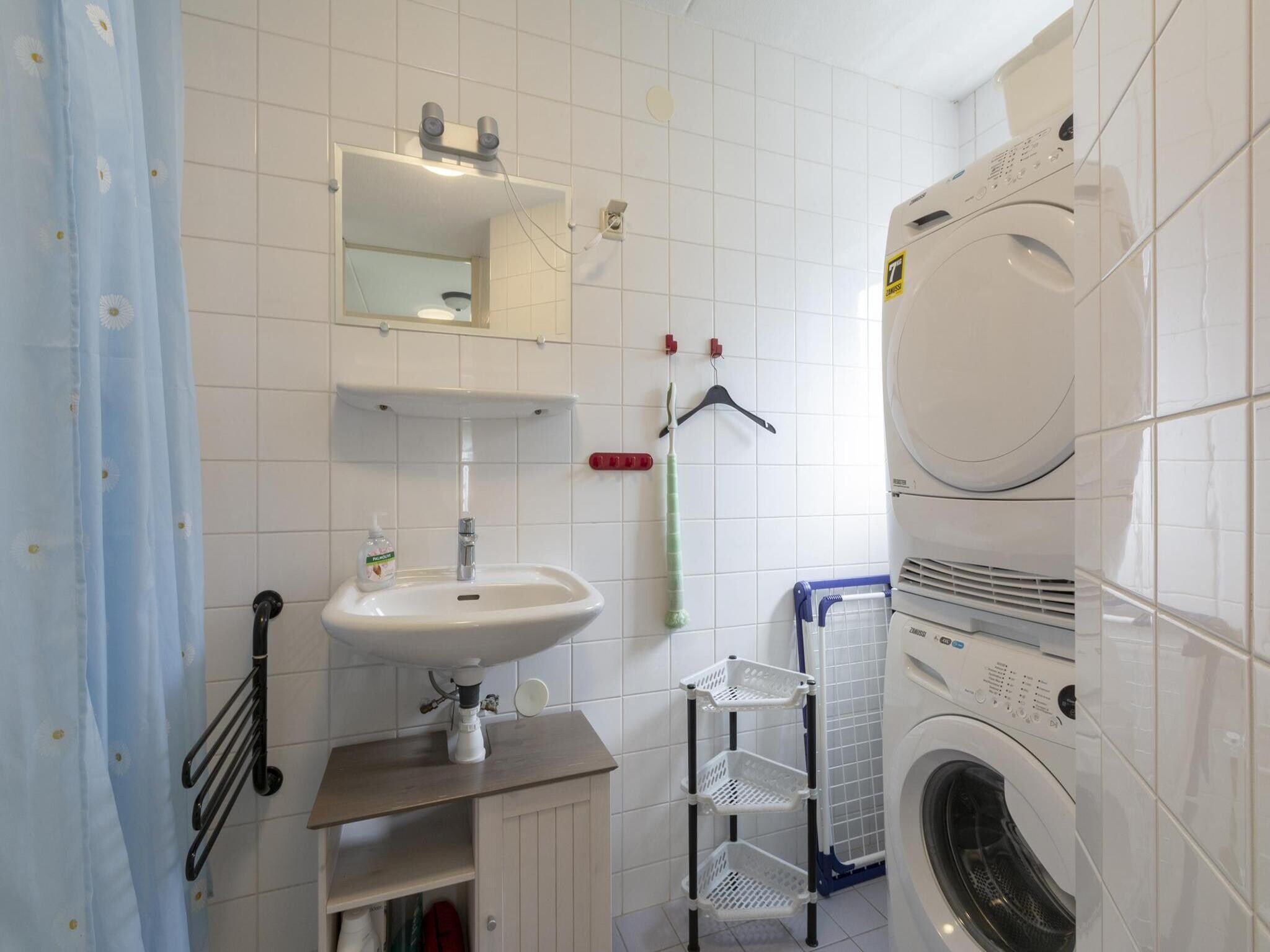 De badkamer van Ooghduyne 148 in Julianadorp aan Zee