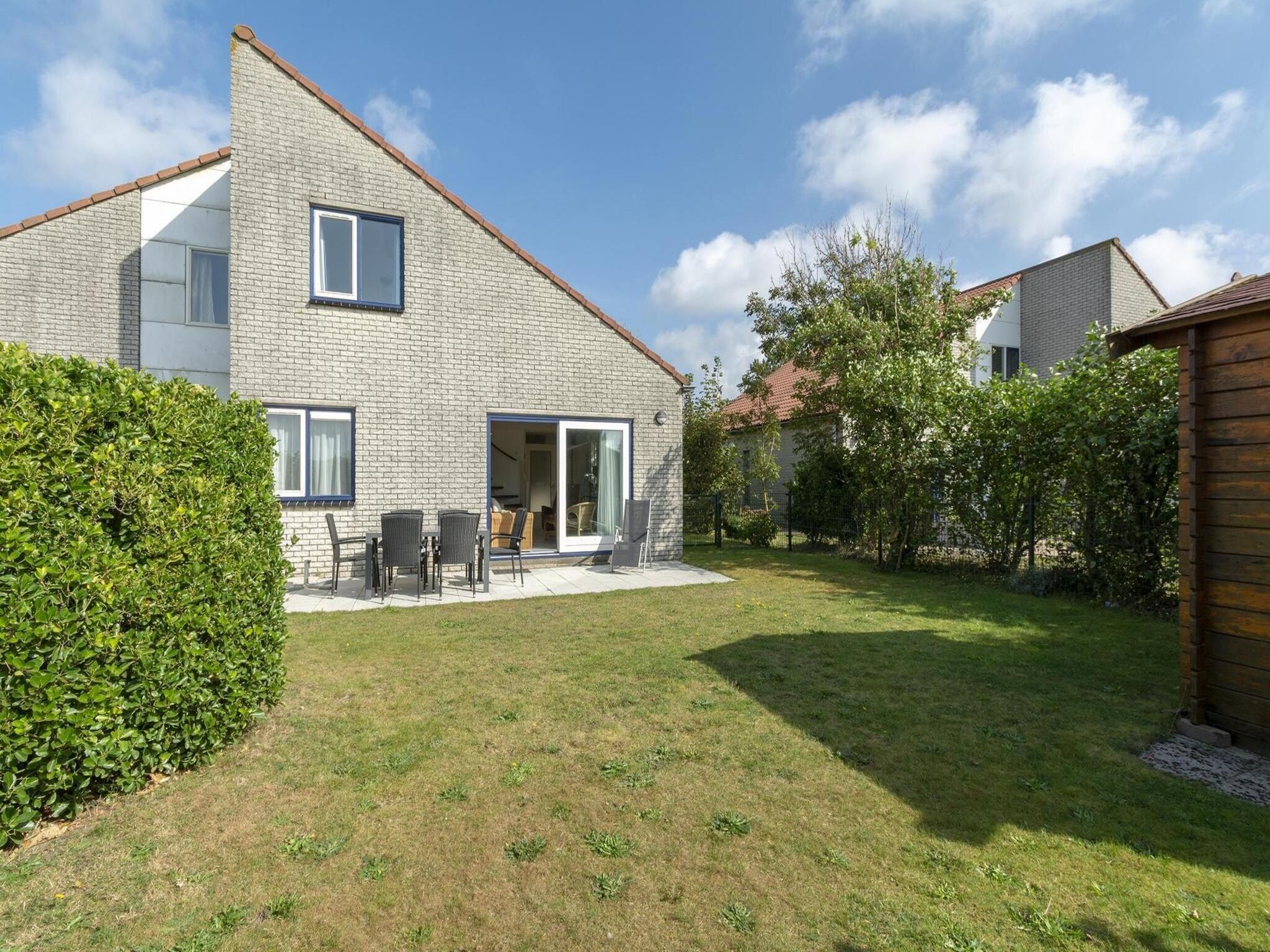 De tuin van Ooghduyne 148 in Julianadorp aan Zee