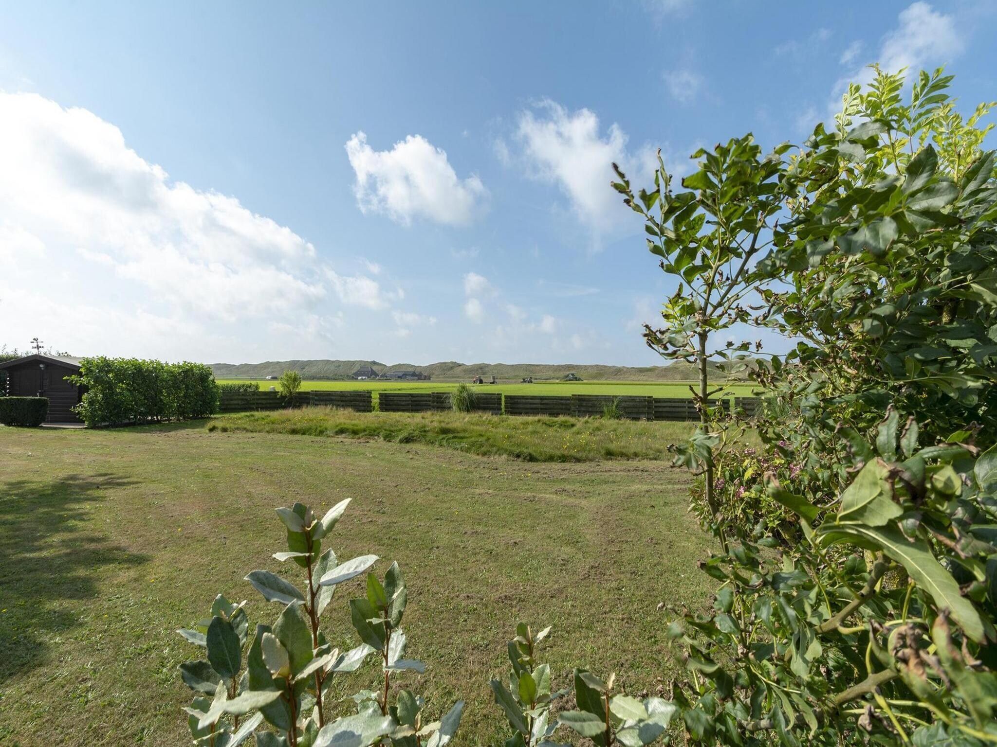 De tuin van Ooghduyne 148 in Julianadorp aan Zee