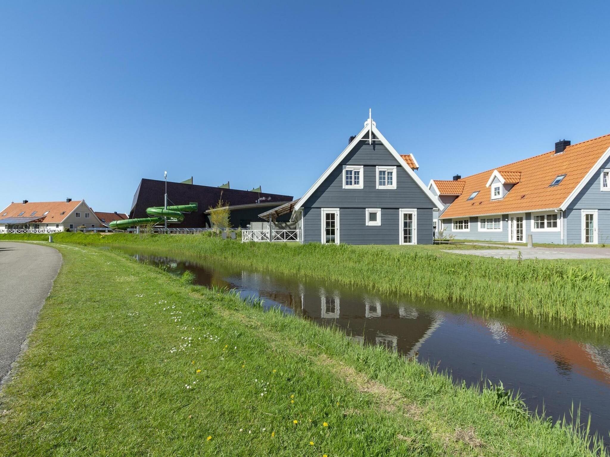 De buitenkant van Ooghduyne 148 in Julianadorp aan Zee