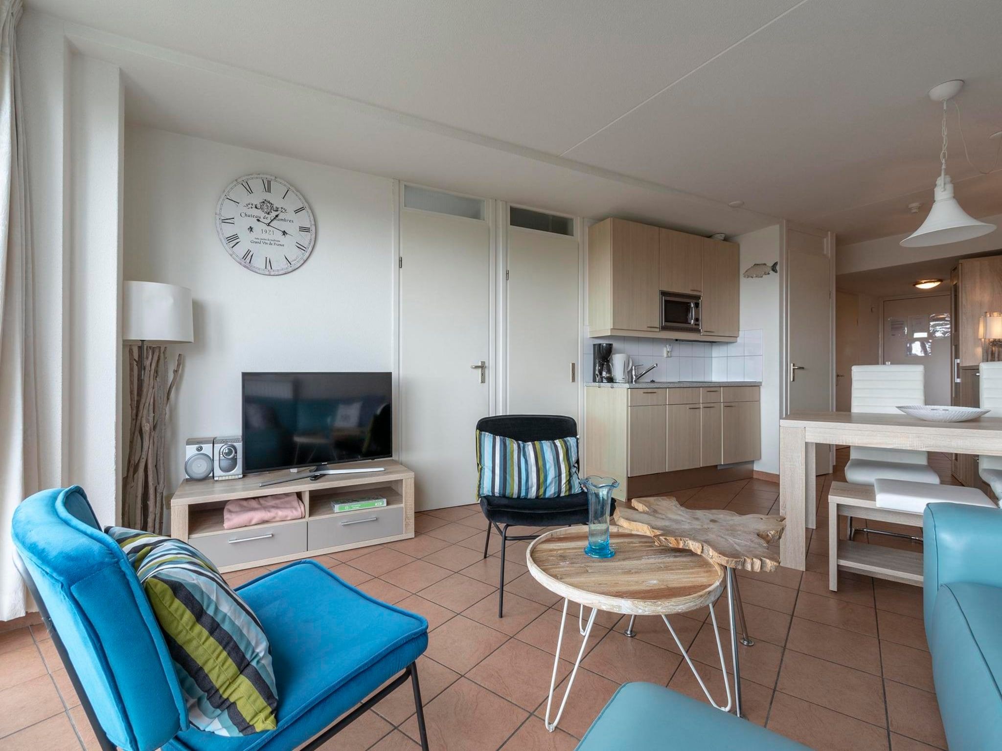 De woonkamer van Wijde Blick 307 in Callantsoog