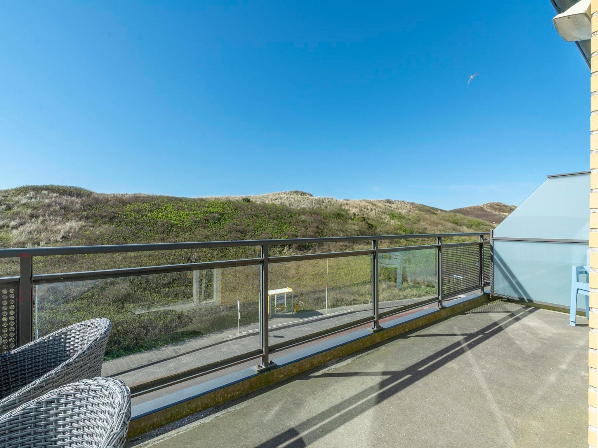 Het terras van Wijde Blick 309 in Callantsoog