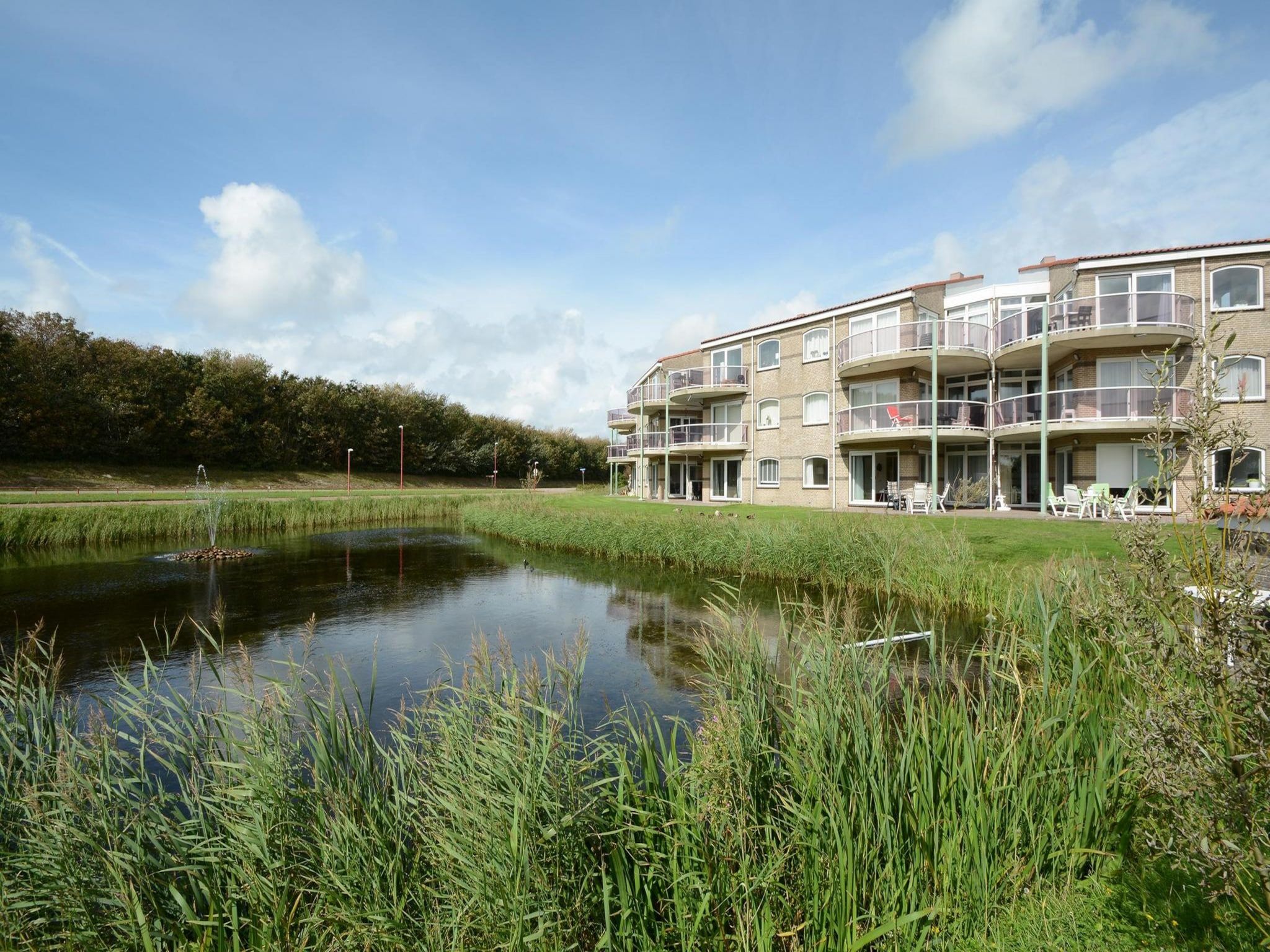 De buitenkant van Résidence Juliana 14 in Julianadorp aan Zee