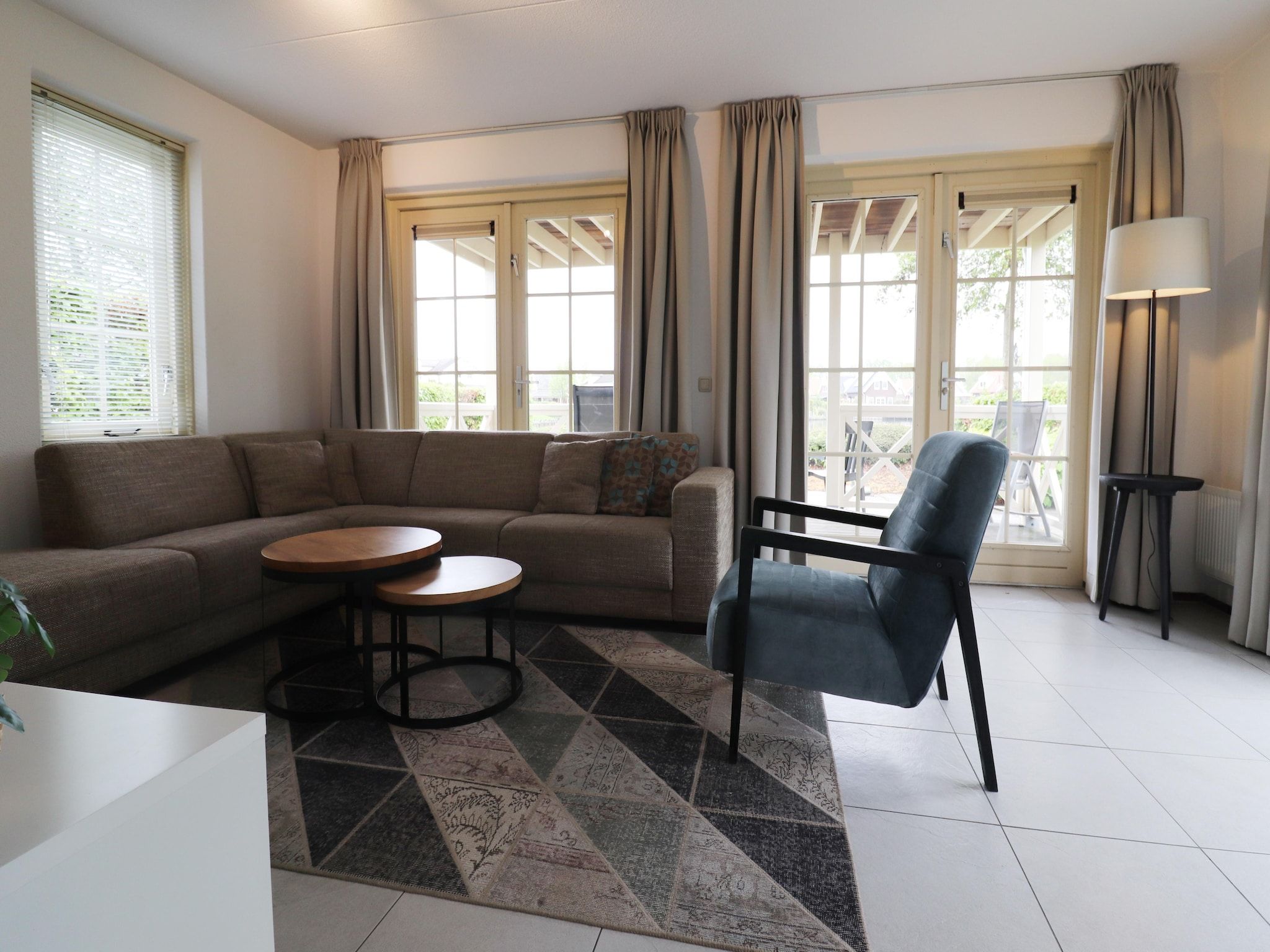 De woonkamer van Standaard 24 in Simonshaven