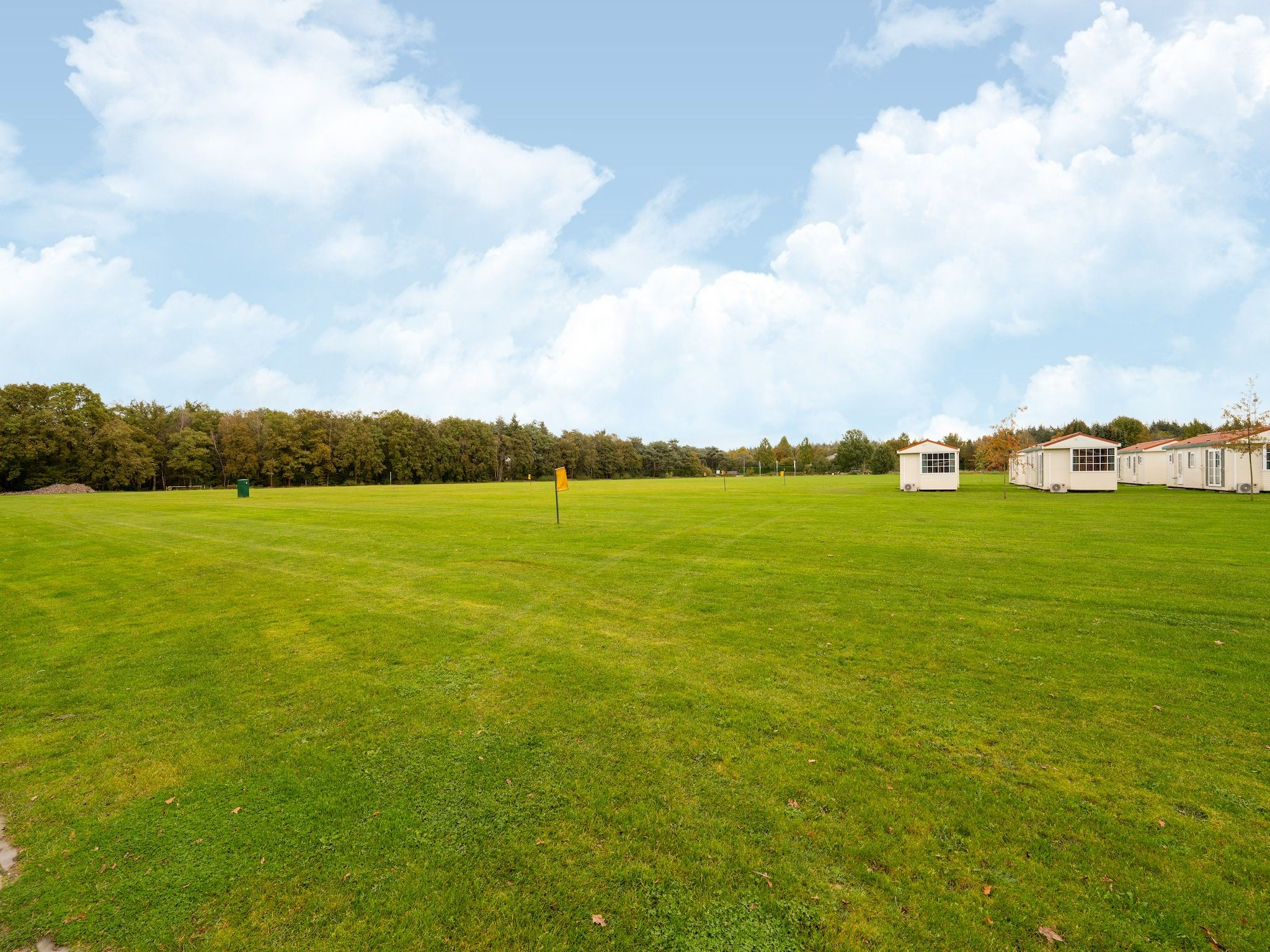 De tuin van Chalet Riga in Valkenswaard