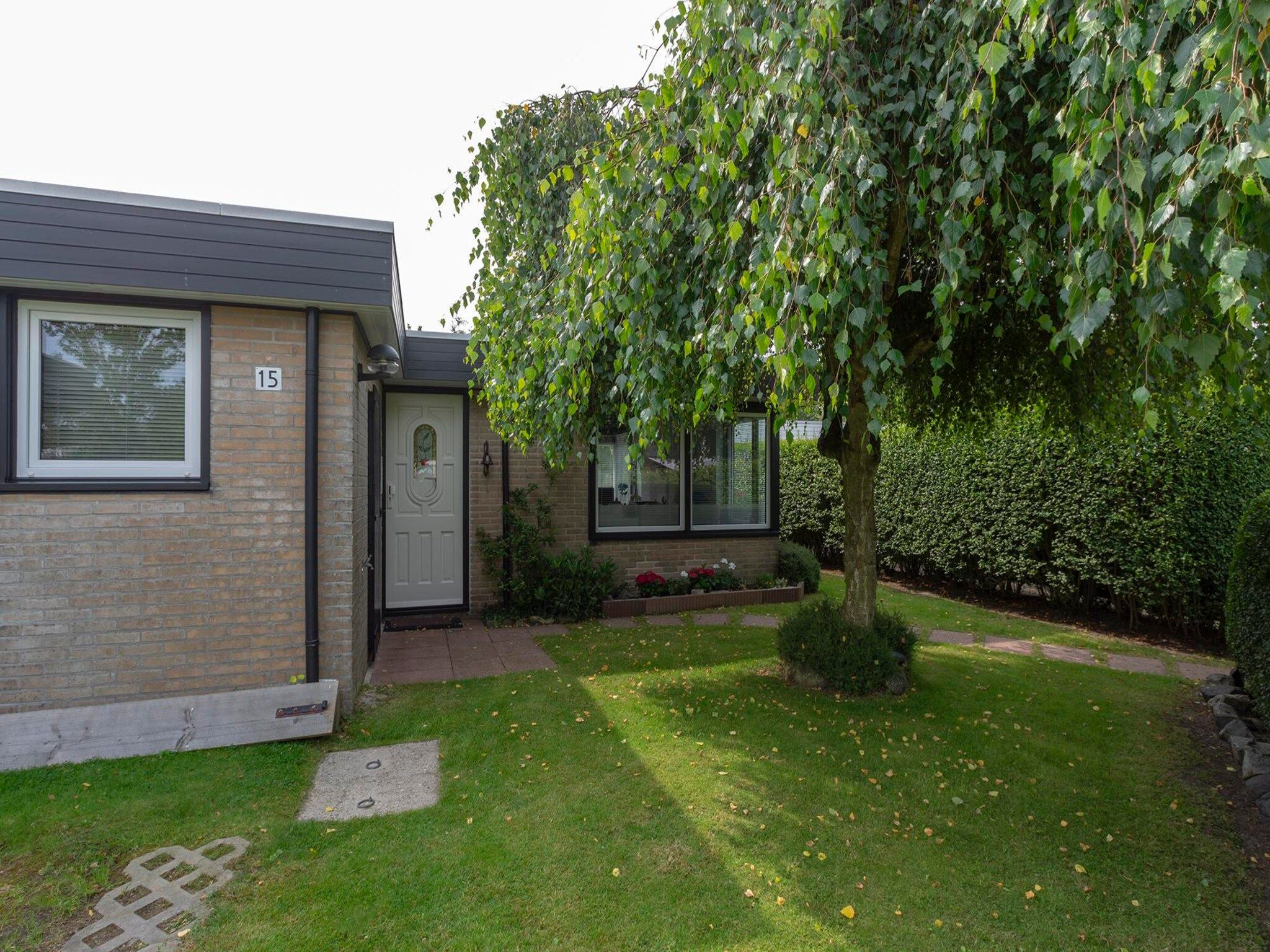 De tuin van Duinland 15 in Sint Maartenszee