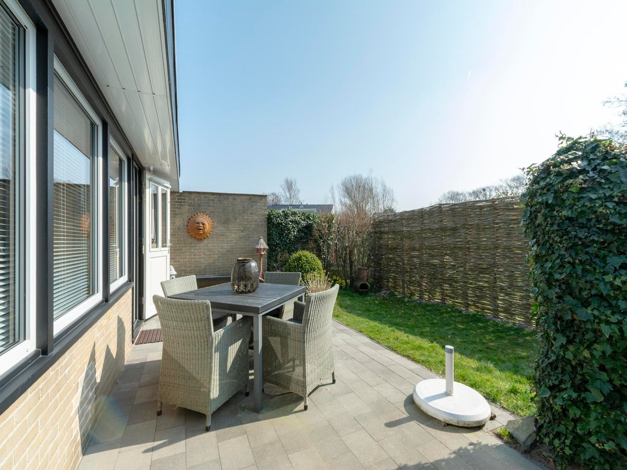 Het terras van Duinland 15 in Sint Maartenszee