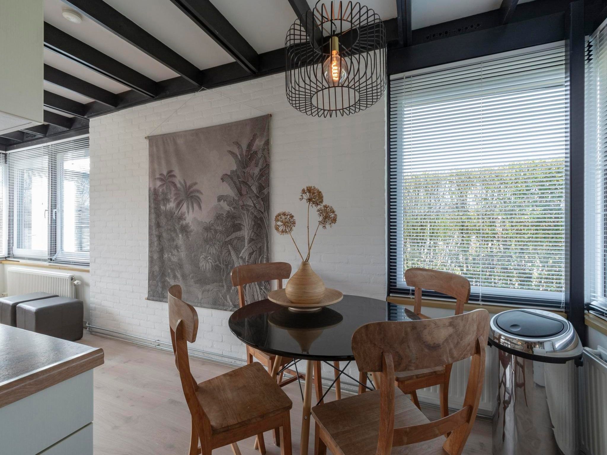 De eetkamer van Duinland 15 in Sint Maartenszee