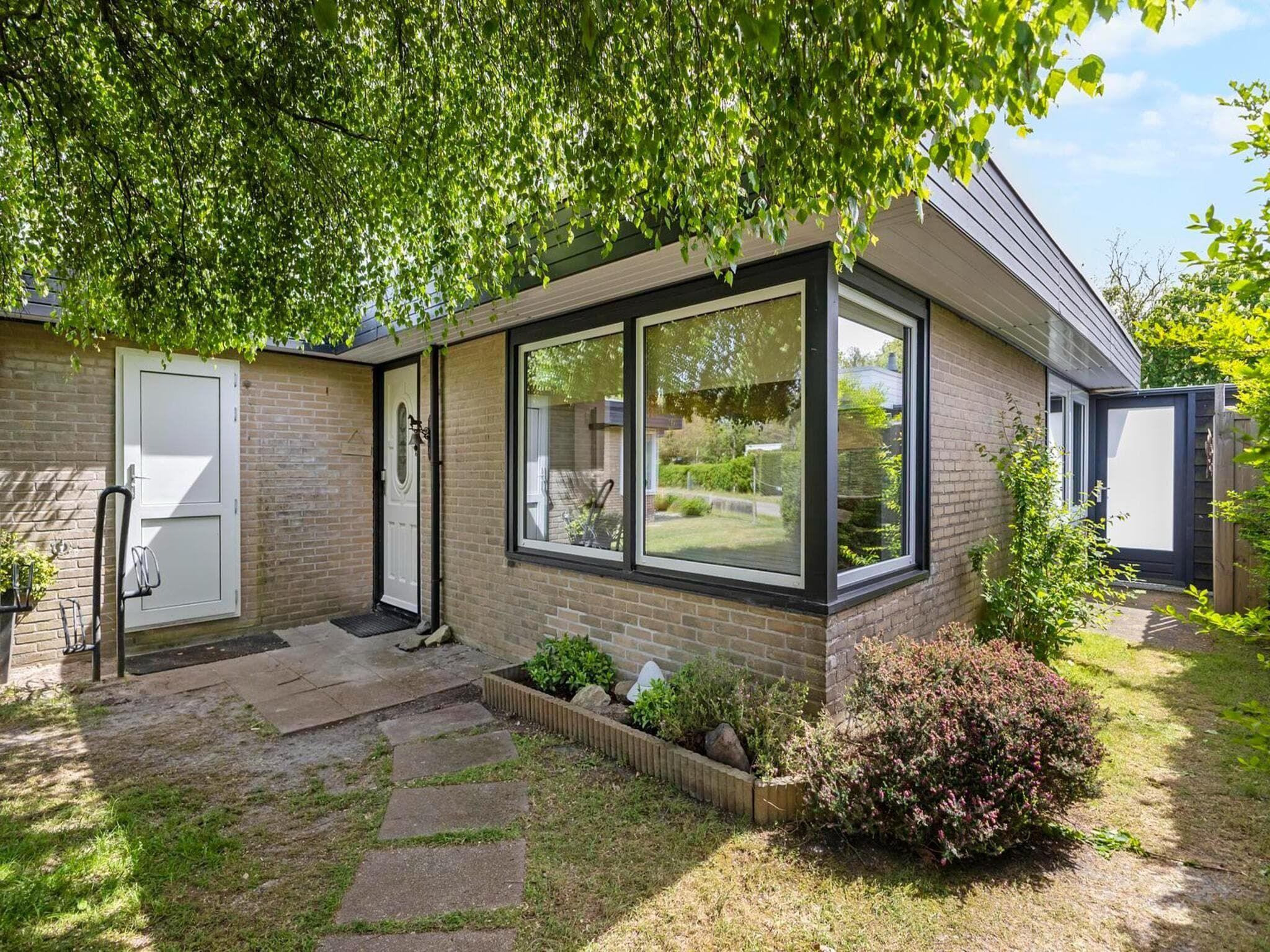 De buitenkant van Duinland 15 in Sint Maartenszee