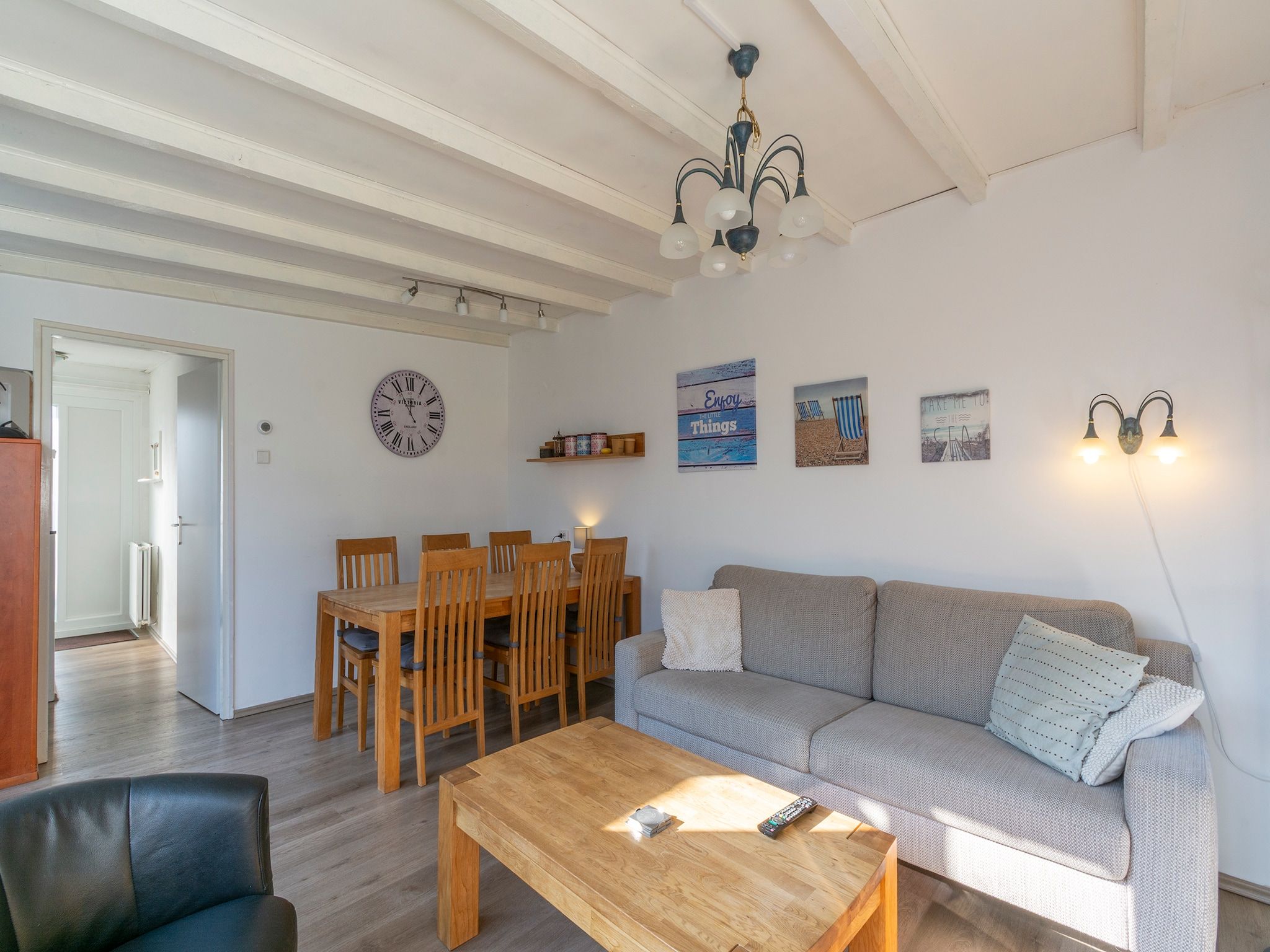 De woonkamer van Duinland 190 in Sint Maartenszee