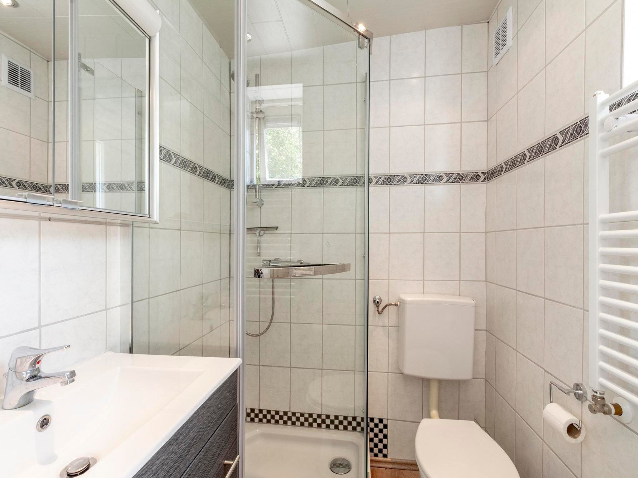 De badkamer van Duinland 190 in Sint Maartenszee