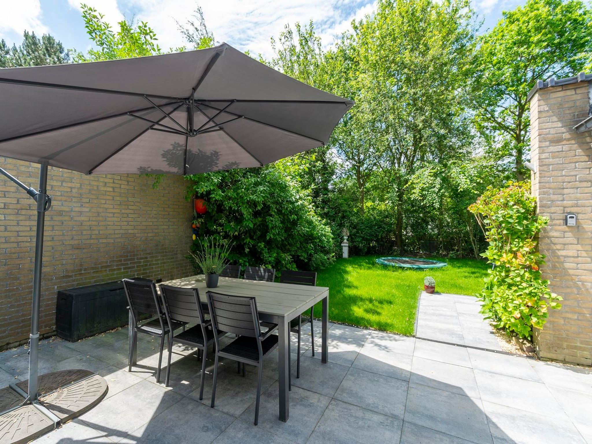 Het terras van Duinland 197 in Sint Maartenszee