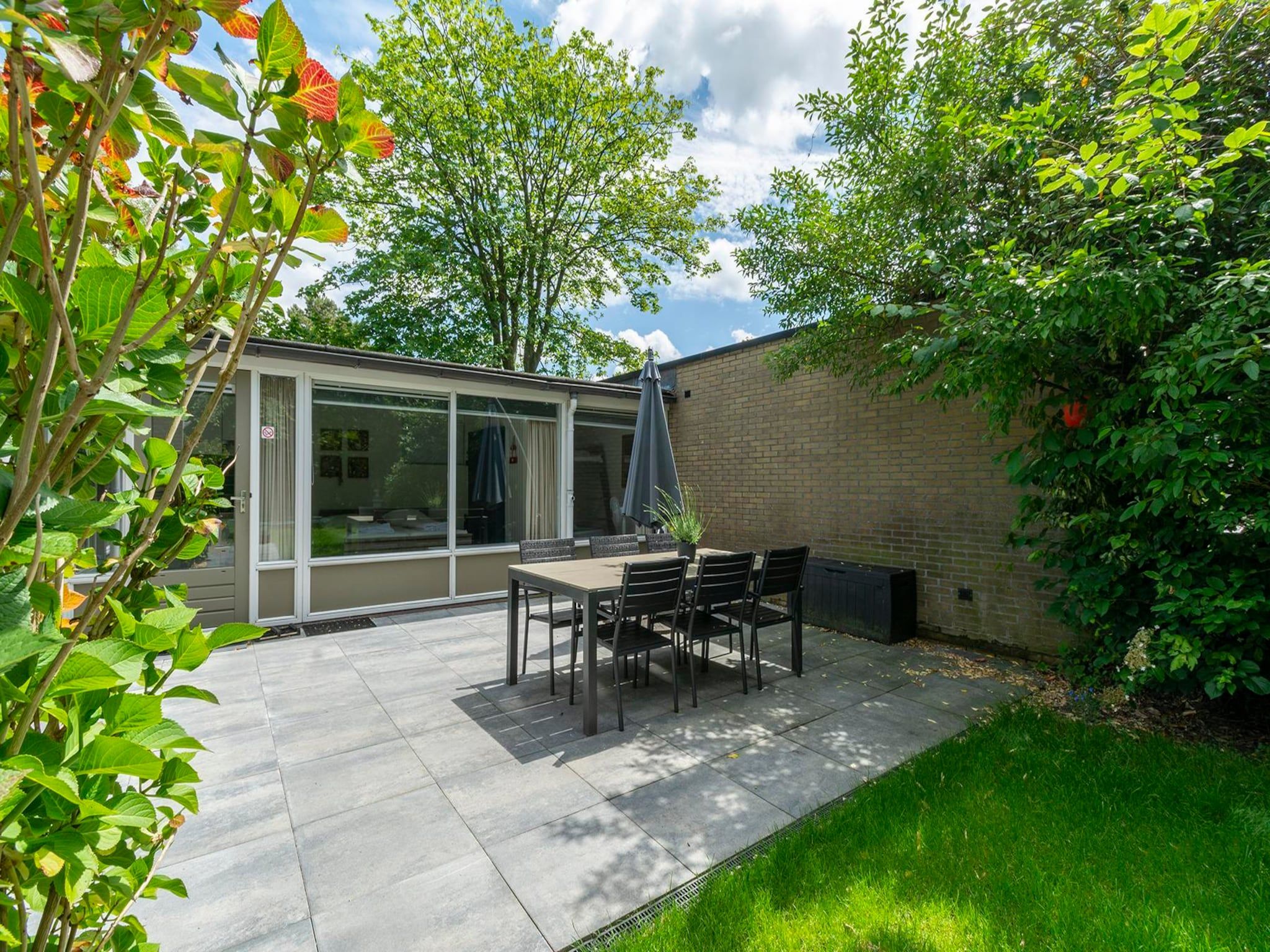 Het terras van Duinland 197 in Sint Maartenszee