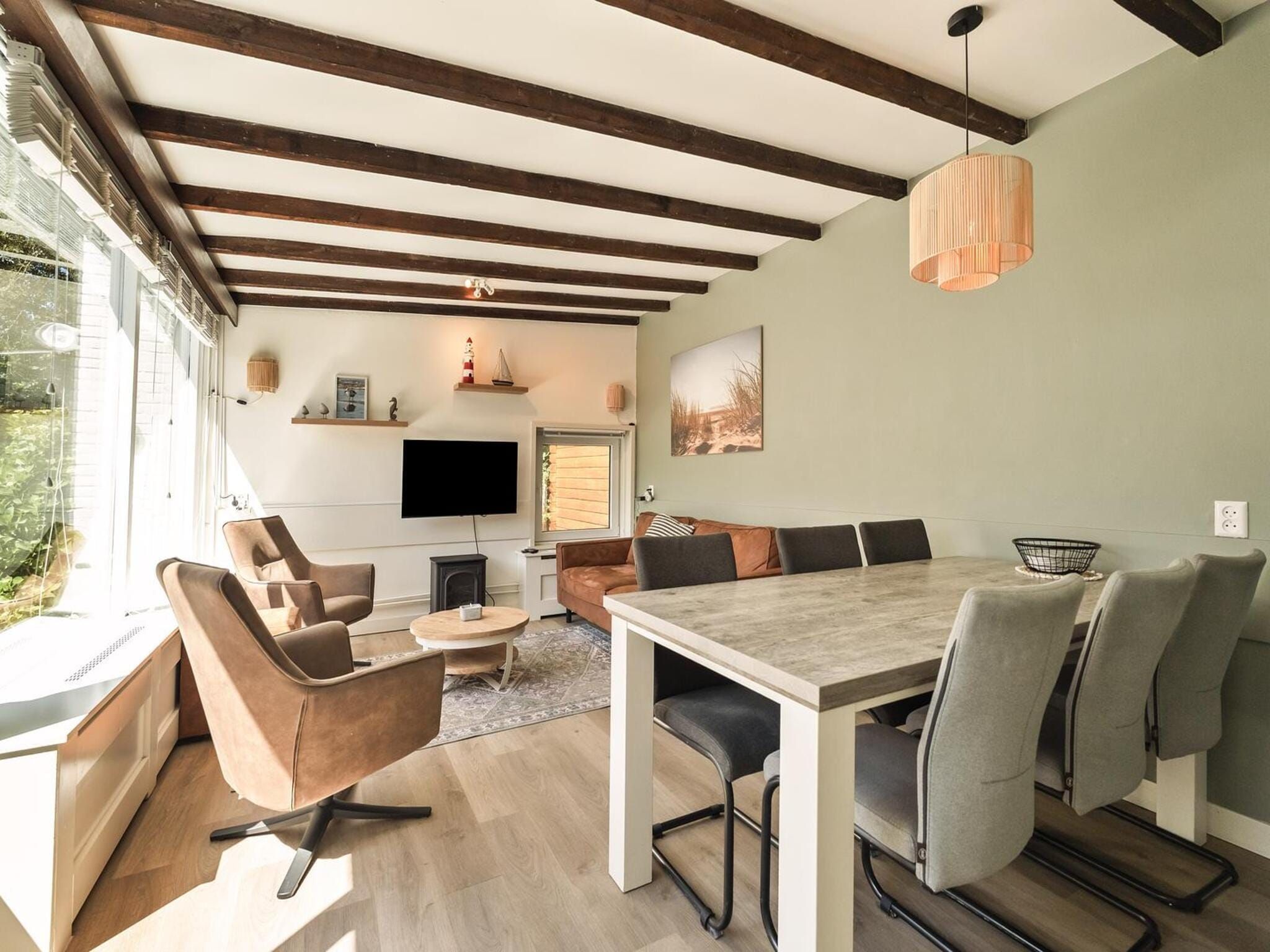 De woonkamer van Duinland 197 in Sint Maartenszee