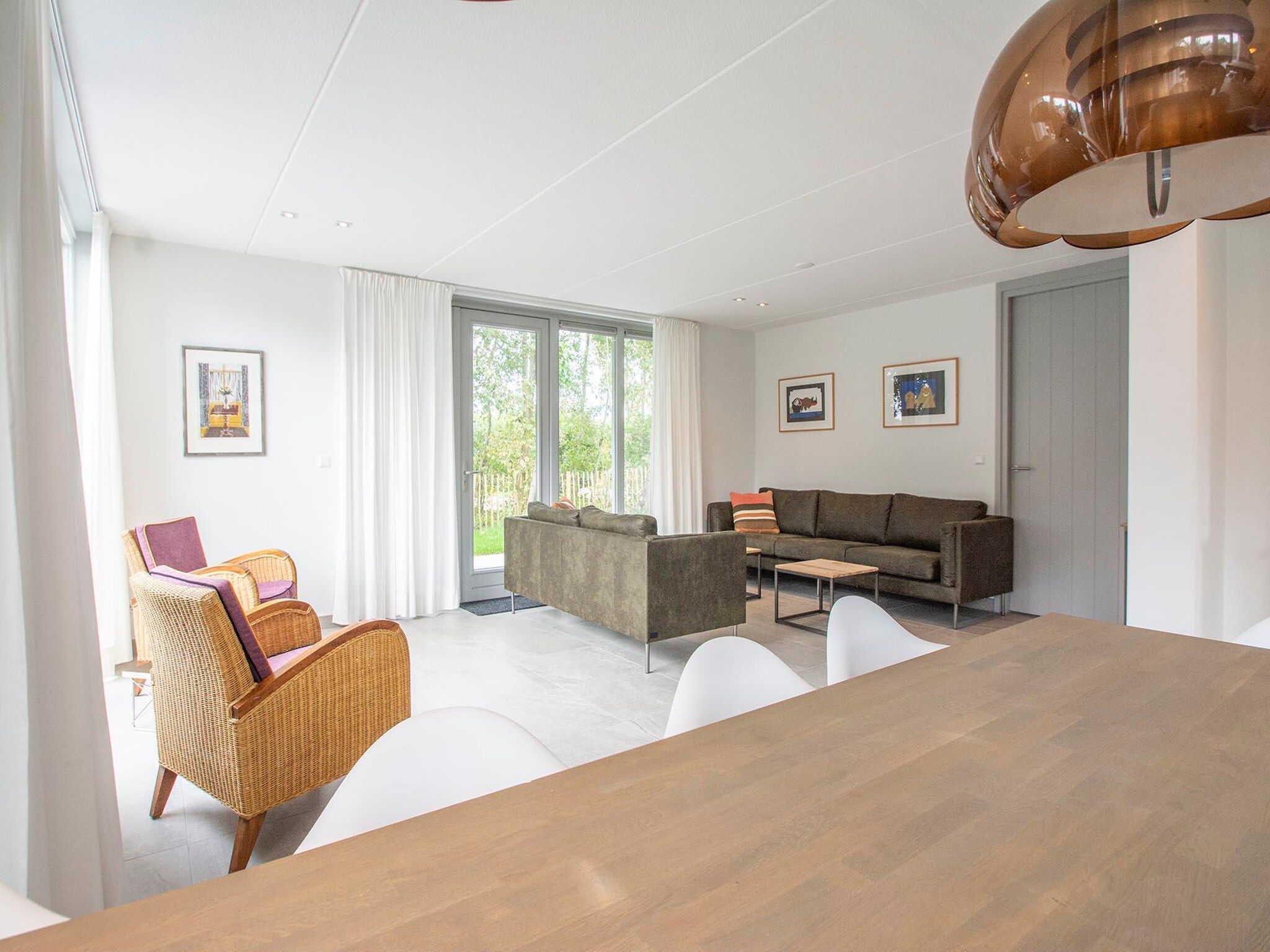 De woonkamer van Sandepark 171 in Callantsoog