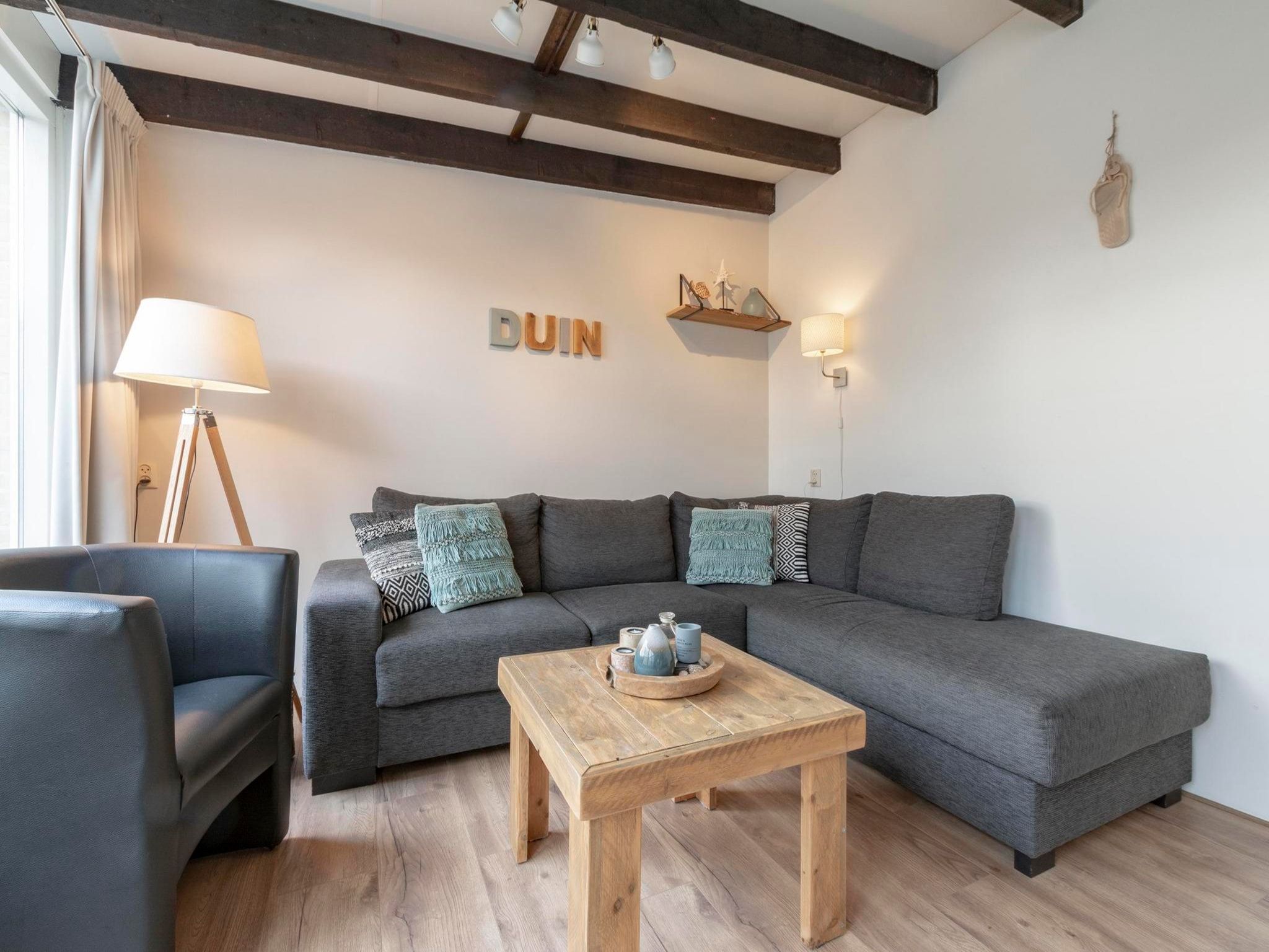 De woonkamer van Duinland 245 in Sint Maartenszee