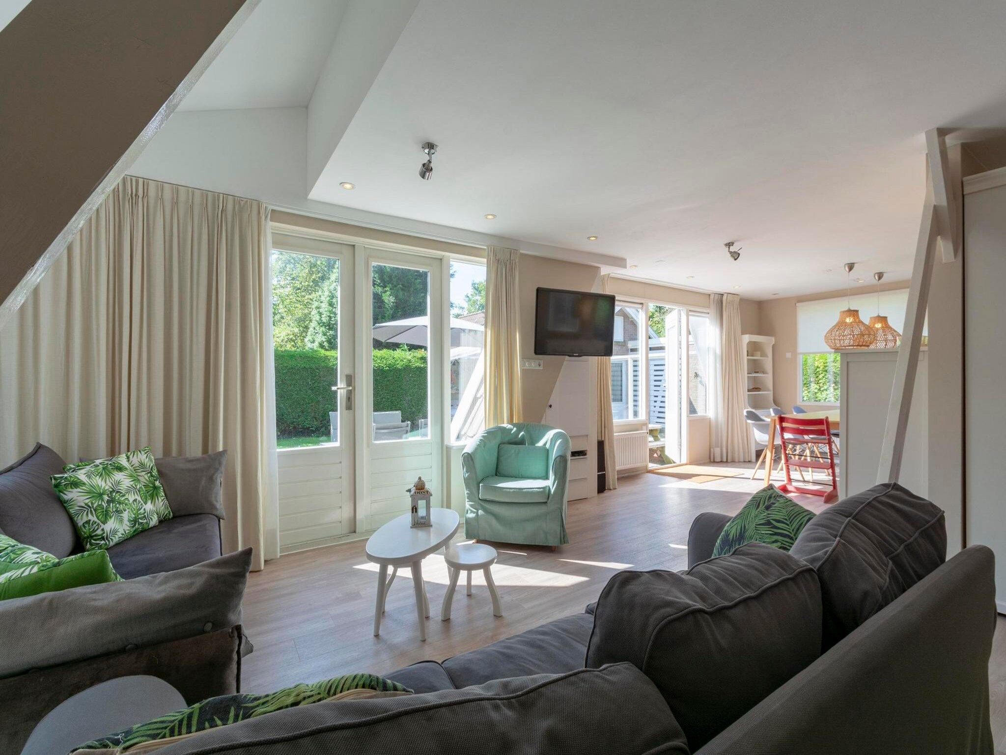 De woonkamer van Duinland 46 in Sint Maartenszee