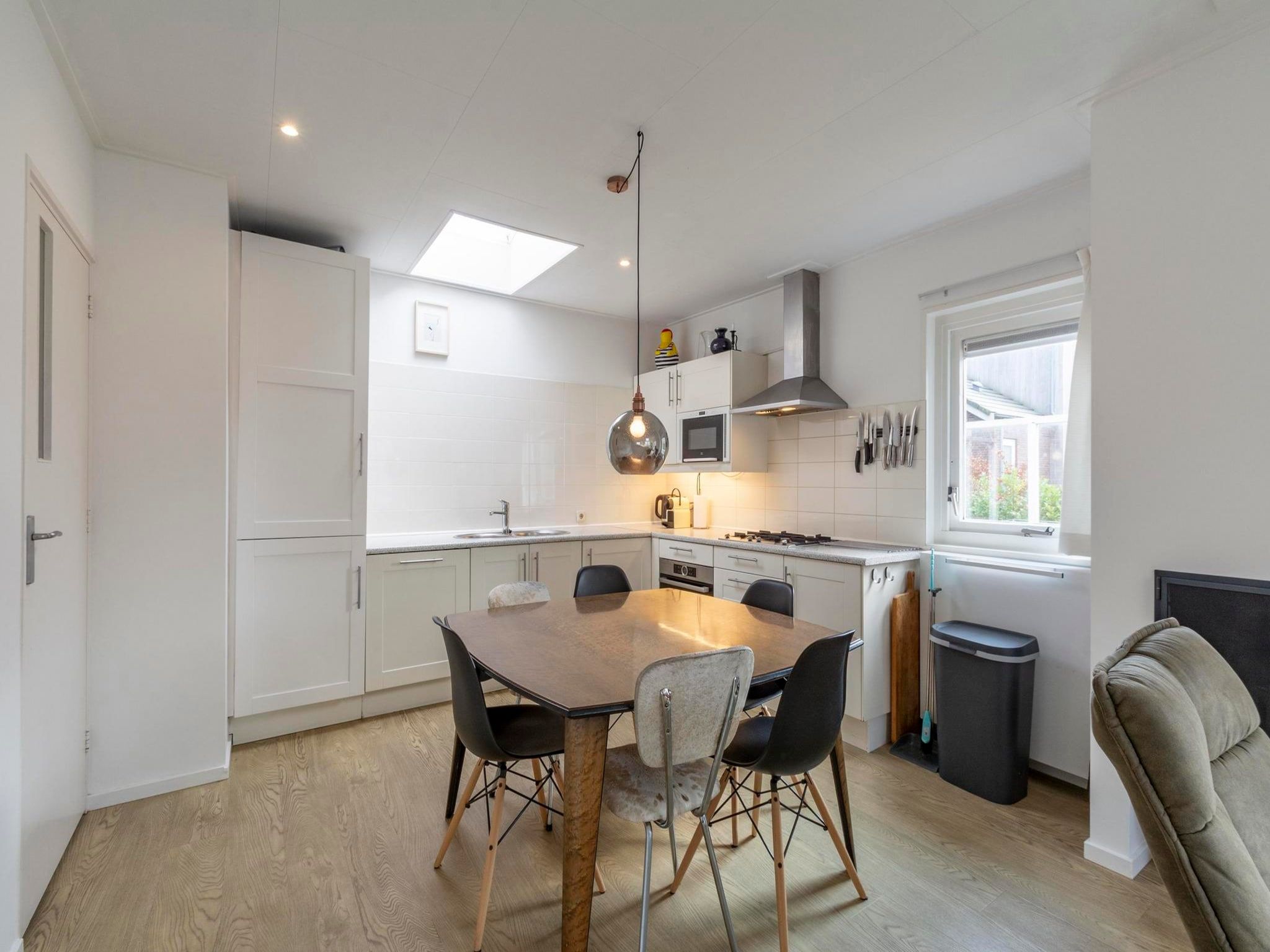 De eetkamer van Duinland 55 in Sint Maartenszee
