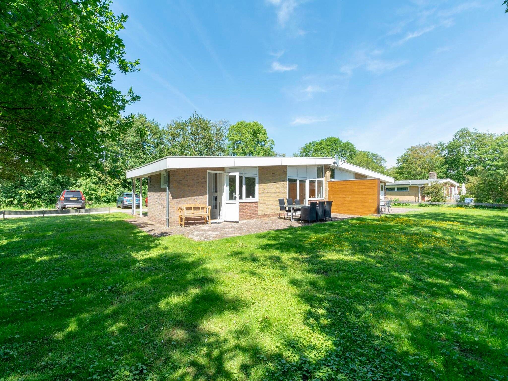 Het terras van Duinland 89 in Sint Maartenszee