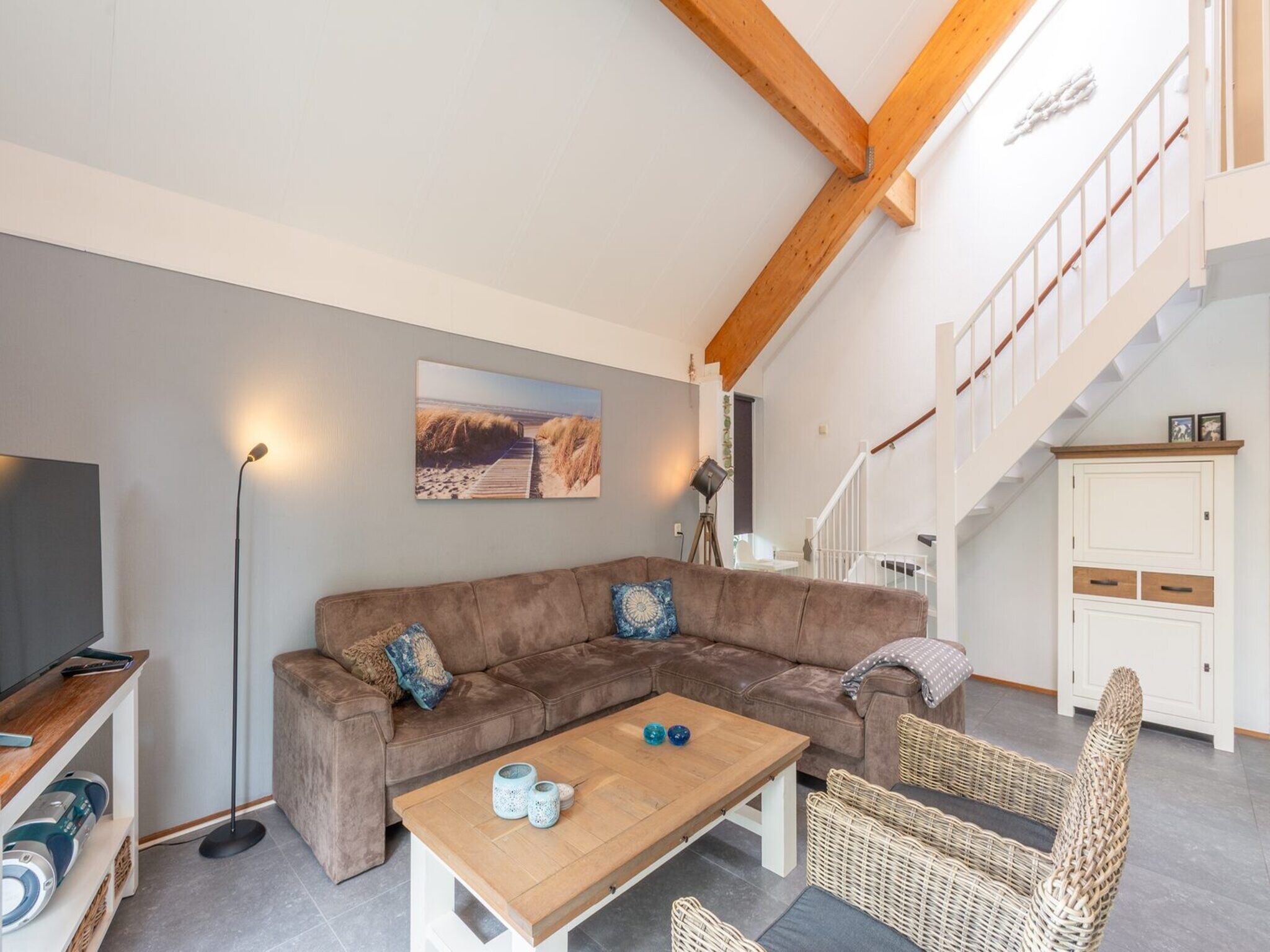 De woonkamer van Ooghduyne 75 in Julianadorp aan Zee