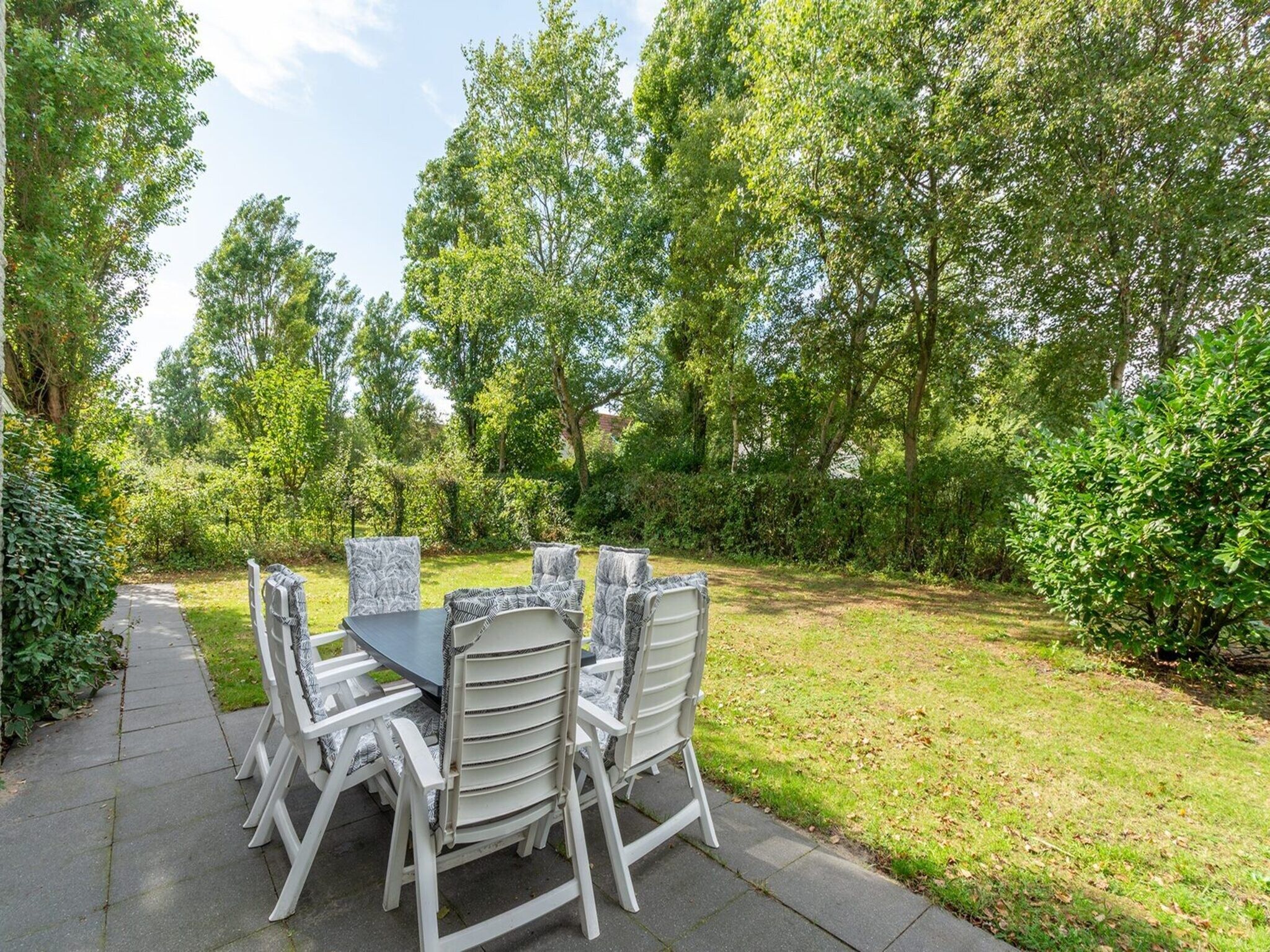Het terras van Ooghduyne 75 in Julianadorp aan Zee