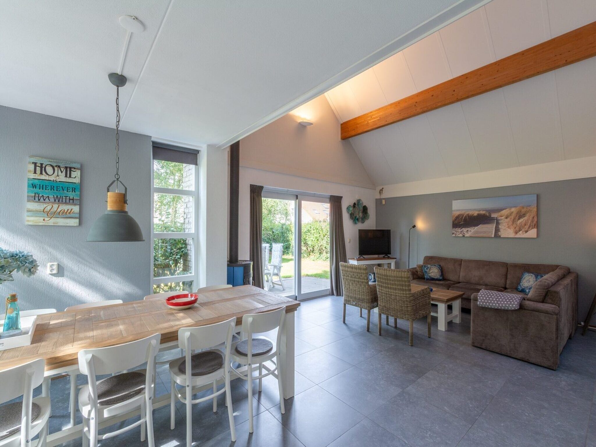 De woonkamer van Ooghduyne 75 in Julianadorp aan Zee