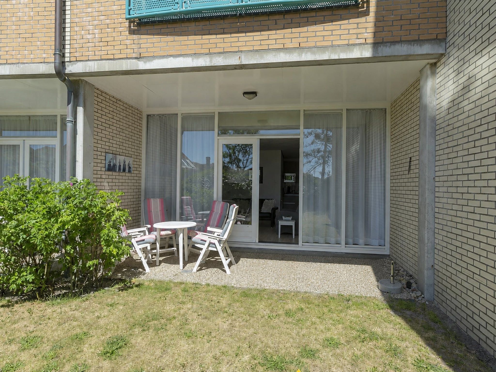 De buitenkant van Strandslag 107 in Julianadorp aan Zee