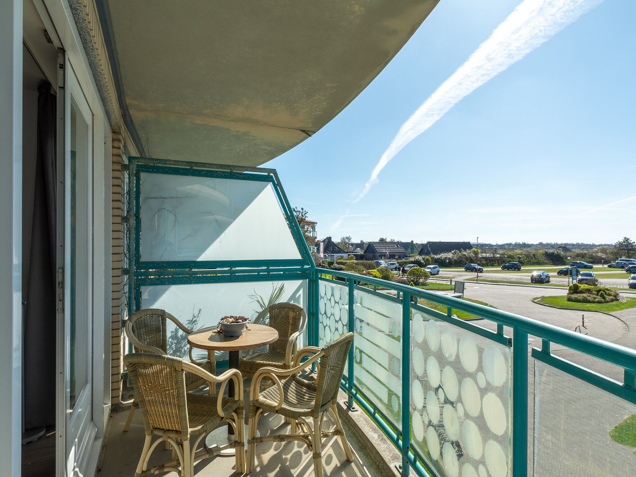 Het terras van Strandslag 157 in Julianadorp aan Zee