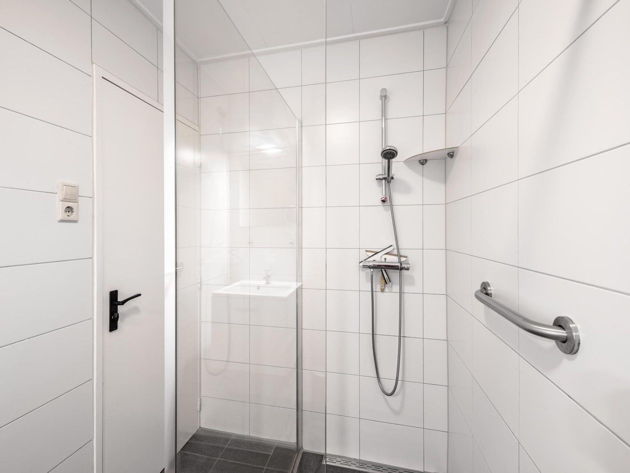 De badkamer van Strandhuys Oester in De Koog