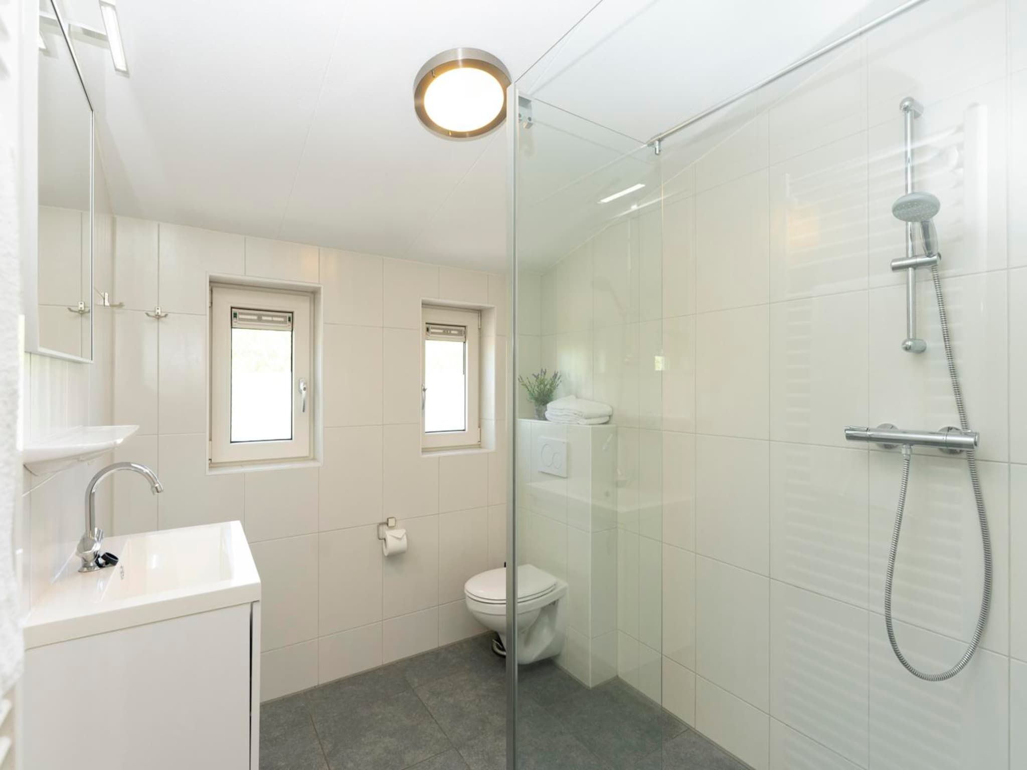 De badkamer van Strandhuys Wulk in De Koog