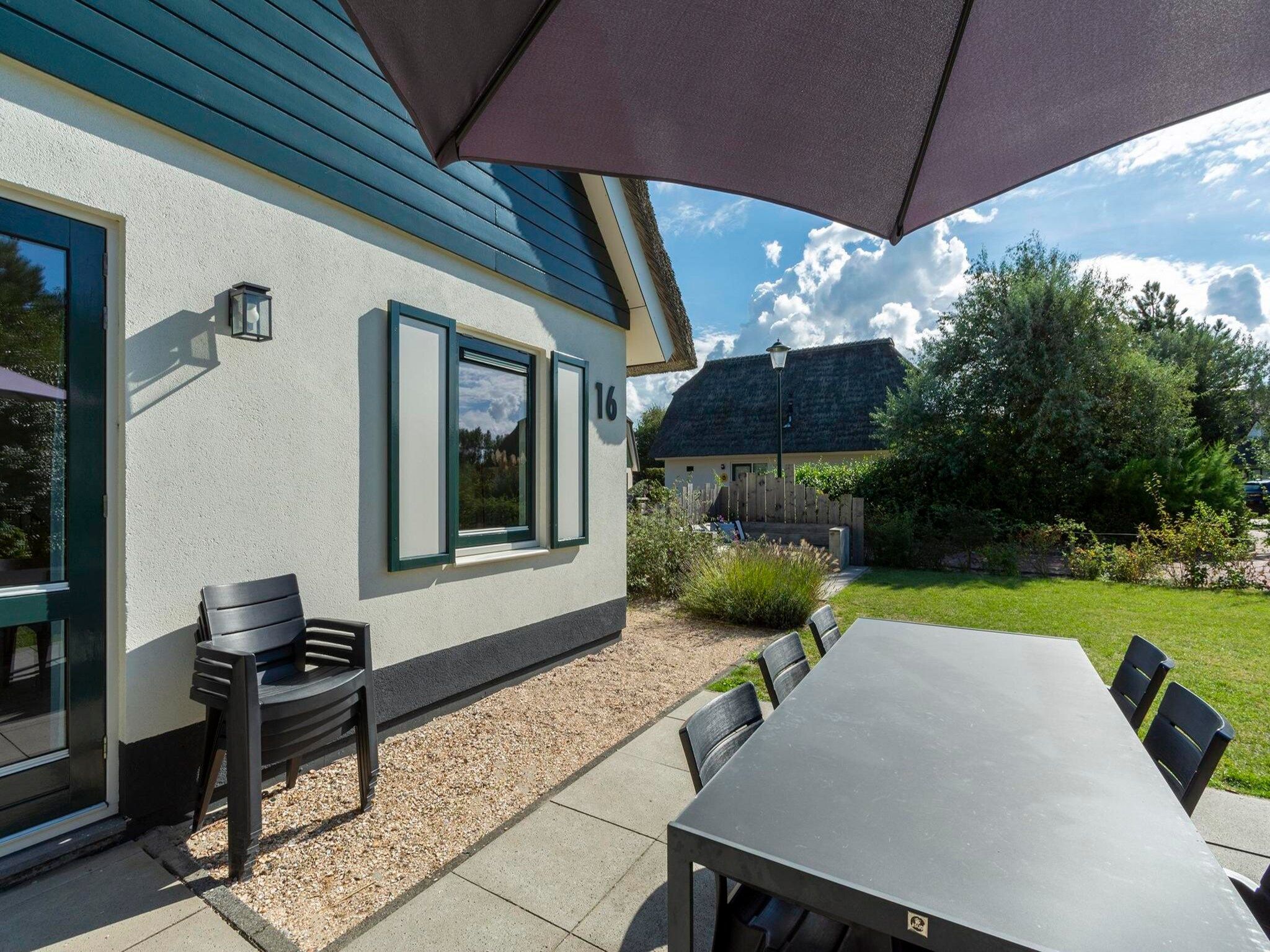 Het terras van Duynopgangh 16 in Julianadorp aan Zee